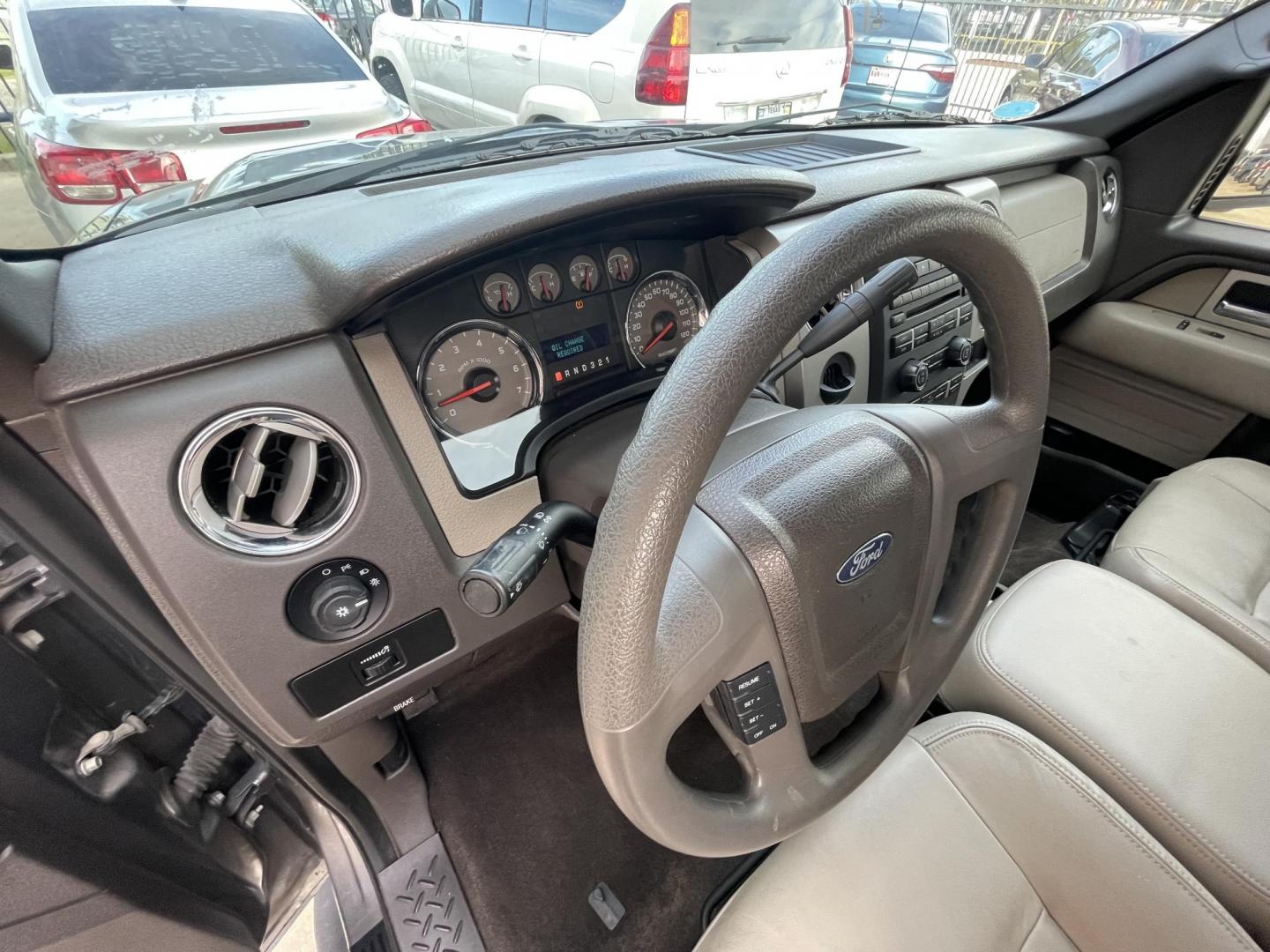 2010 Gray /Silver Ford F-150 Lariat SuperCrew 5.5-ft. Bed 2WD (1FTEW1C86AF) with an 4.6L V8 SOHC 24V engine, 4-Speed Automatic transmission, located at 1501 West 15th St., Houston, 77008, (713) 869-2925, 29.797941, -95.411789 - Photo#15