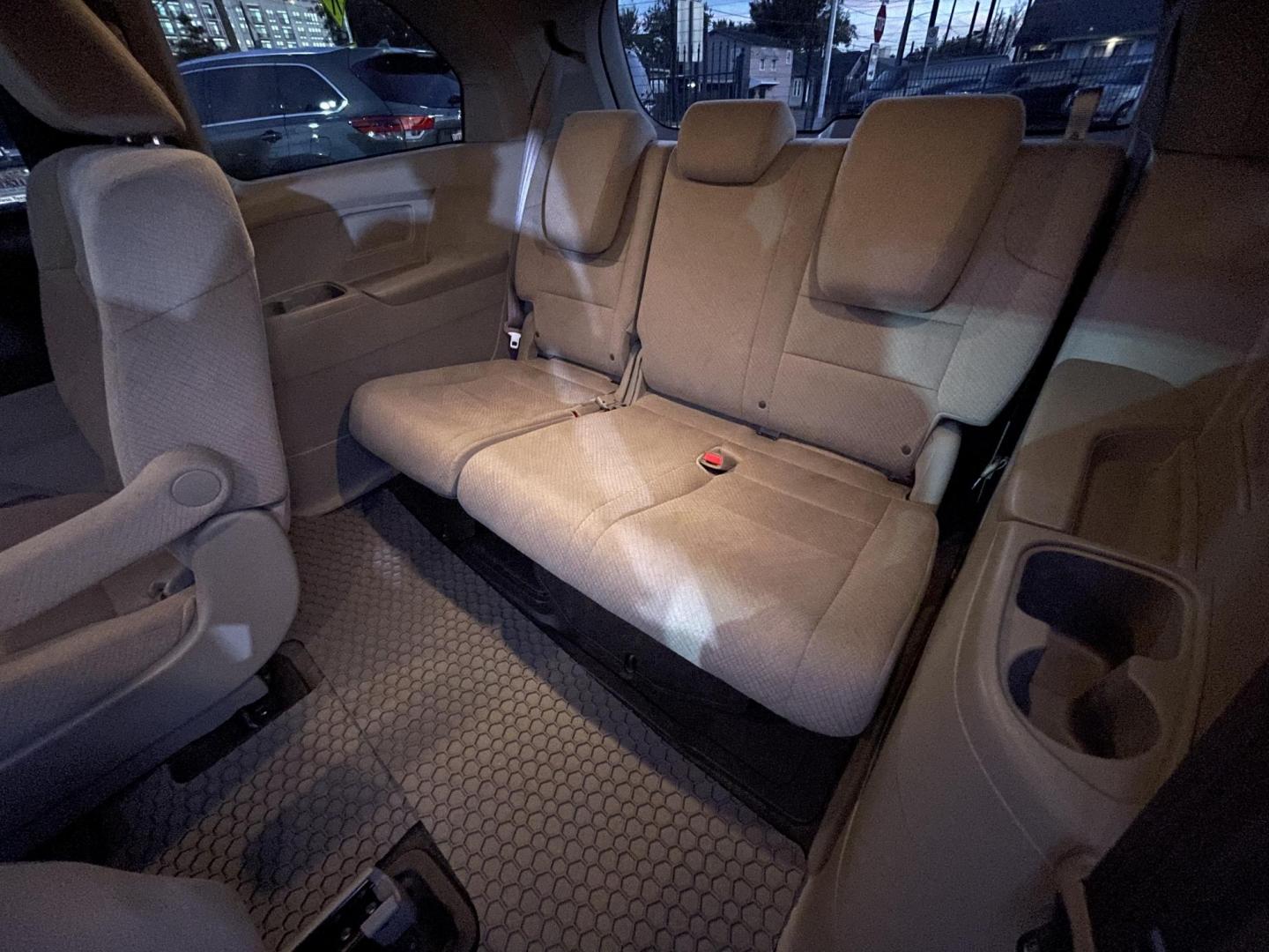 2016 Gray /Silver Honda Odyssey LX (5FNRL5H23GB) with an 3.5L V6 SOHC 24V engine, 6A transmission, located at 1501 West 15th St., Houston, 77008, (713) 869-2925, 29.797941, -95.411789 - Photo#8