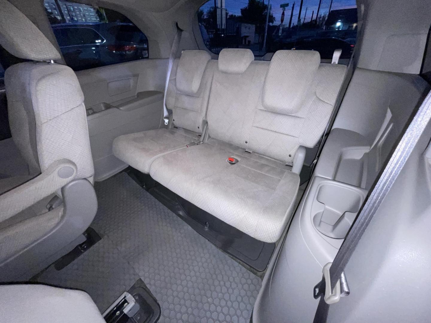 2016 Gray /Silver Honda Odyssey LX (5FNRL5H23GB) with an 3.5L V6 SOHC 24V engine, 6A transmission, located at 1501 West 15th St., Houston, 77008, (713) 869-2925, 29.797941, -95.411789 - Photo#9