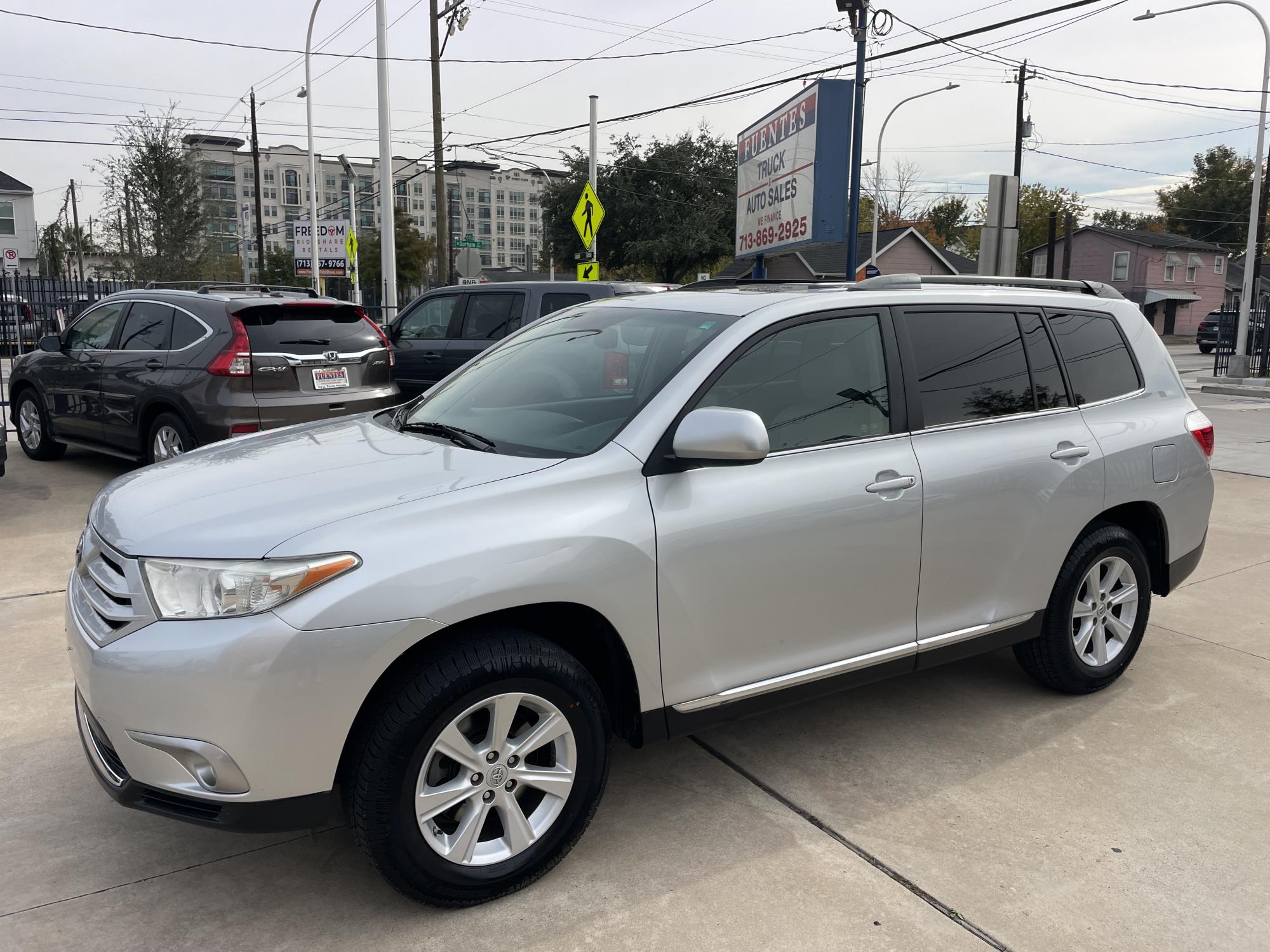 photo of 2011 Toyota Highlander Base 2WD V6