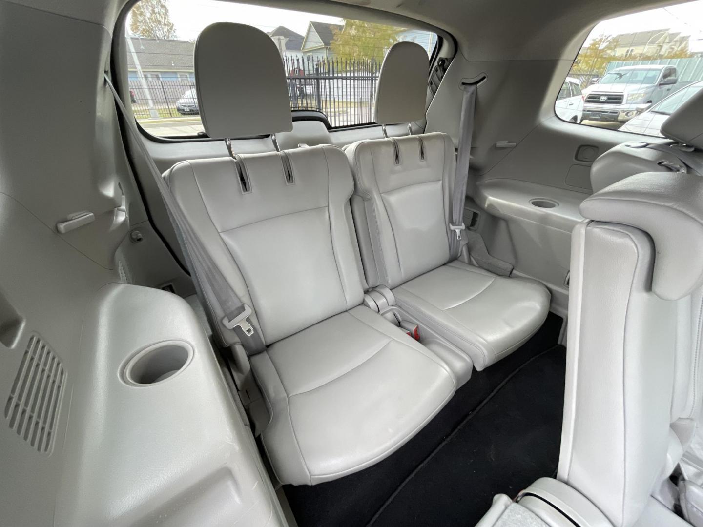 2011 Silver /Silver Toyota Highlander Base 2WD V6 (5TDZK3EH4BS) with an 3.5L V6 DOHC 24V engine, 5-Speed Automatic transmission, located at 1501 West 15th St., Houston, 77008, (713) 869-2925, 29.797941, -95.411789 - Photo#12