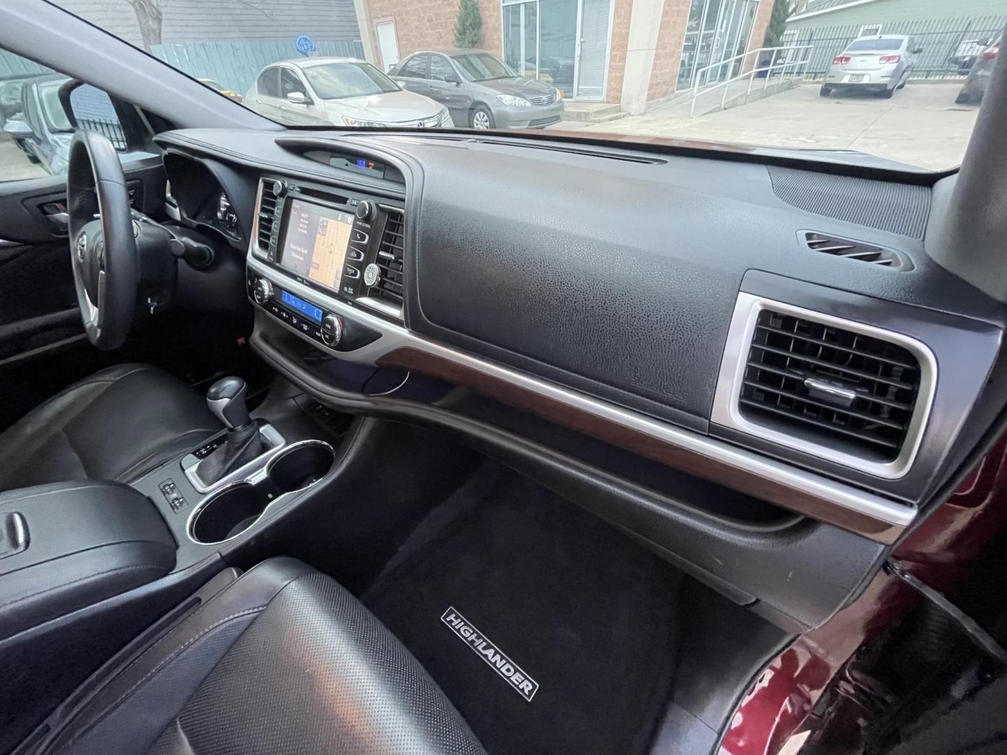 2015 Burgundy /Black Toyota Highlander Limited FWD V6 (5TDYKRFH9FS) with an 3.5L V6 DOHC 24V engine, 6-Speed Automatic transmission, located at 1501 West 15th St., Houston, 77008, (713) 869-2925, 29.797941, -95.411789 - Photo#13