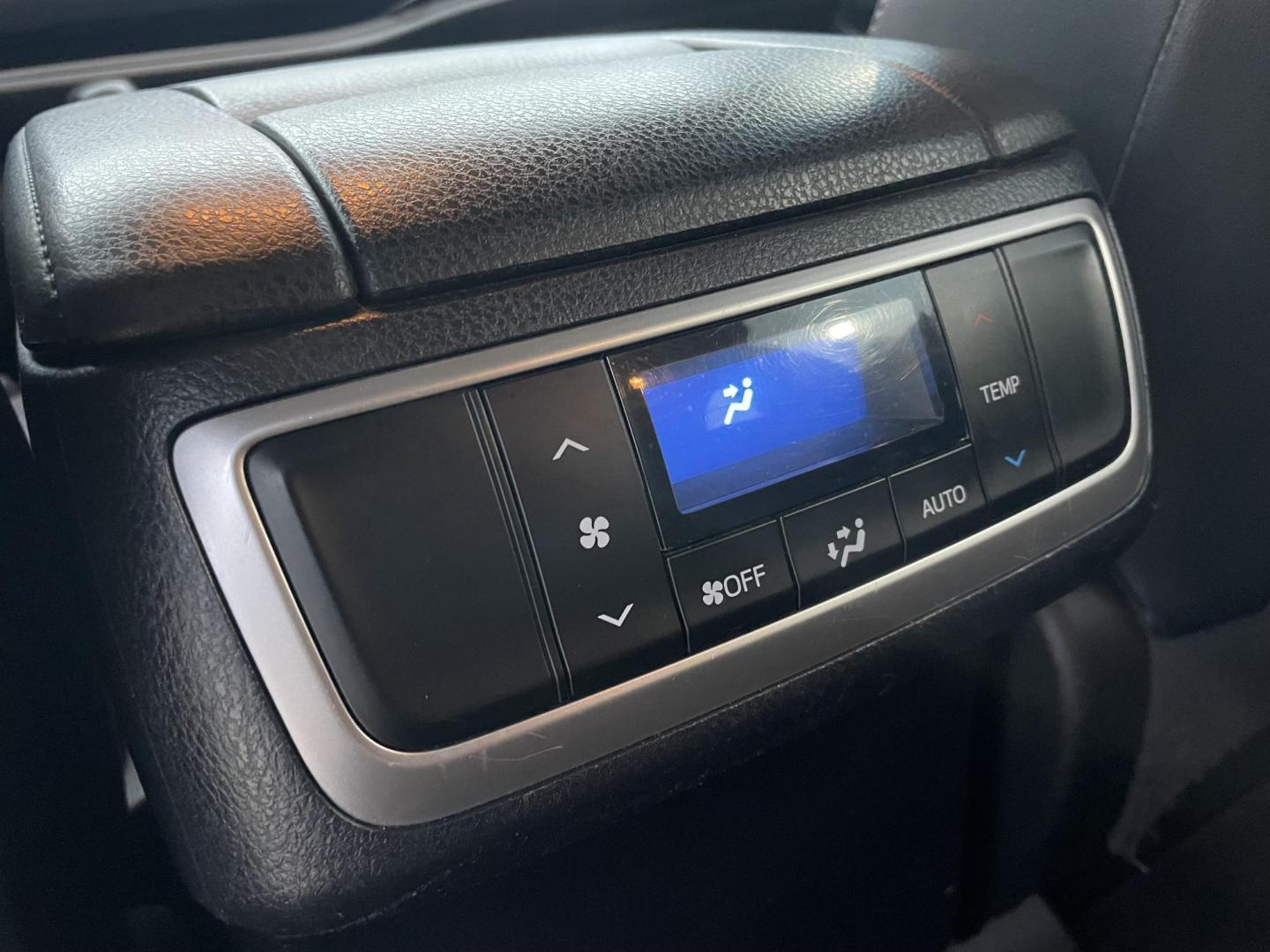 2015 Burgundy /Black Toyota Highlander Limited FWD V6 (5TDYKRFH9FS) with an 3.5L V6 DOHC 24V engine, 6-Speed Automatic transmission, located at 1501 West 15th St., Houston, 77008, (713) 869-2925, 29.797941, -95.411789 - Photo#17