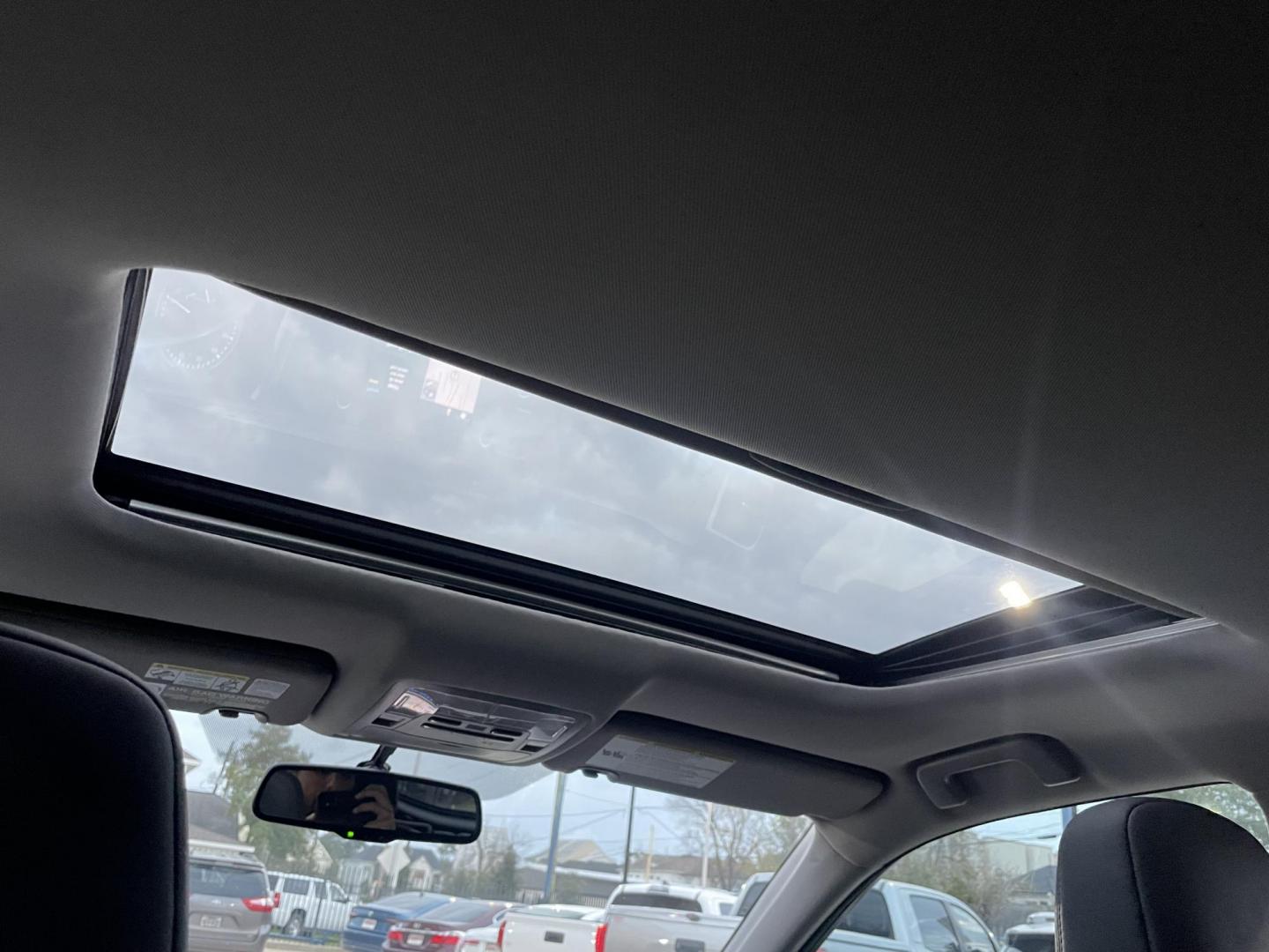 2015 Burgundy /Black Toyota Highlander Limited FWD V6 (5TDYKRFH9FS) with an 3.5L V6 DOHC 24V engine, 6-Speed Automatic transmission, located at 1501 West 15th St., Houston, 77008, (713) 869-2925, 29.797941, -95.411789 - Photo#18