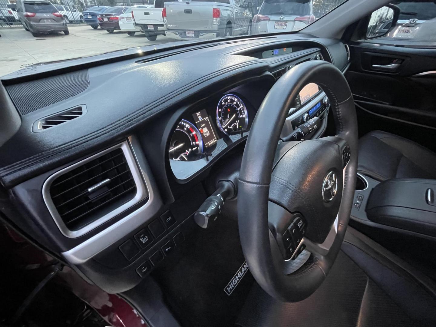 2015 Burgundy /Black Toyota Highlander Limited FWD V6 (5TDYKRFH9FS) with an 3.5L V6 DOHC 24V engine, 6-Speed Automatic transmission, located at 1501 West 15th St., Houston, 77008, (713) 869-2925, 29.797941, -95.411789 - Photo#28