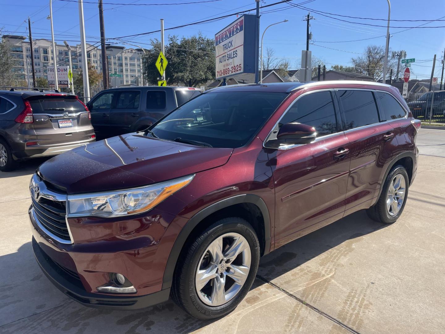 2015 Burgundy /Black Toyota Highlander Limited FWD V6 (5TDYKRFH9FS) with an 3.5L V6 DOHC 24V engine, 6-Speed Automatic transmission, located at 1501 West 15th St., Houston, 77008, (713) 869-2925, 29.797941, -95.411789 - Photo#31