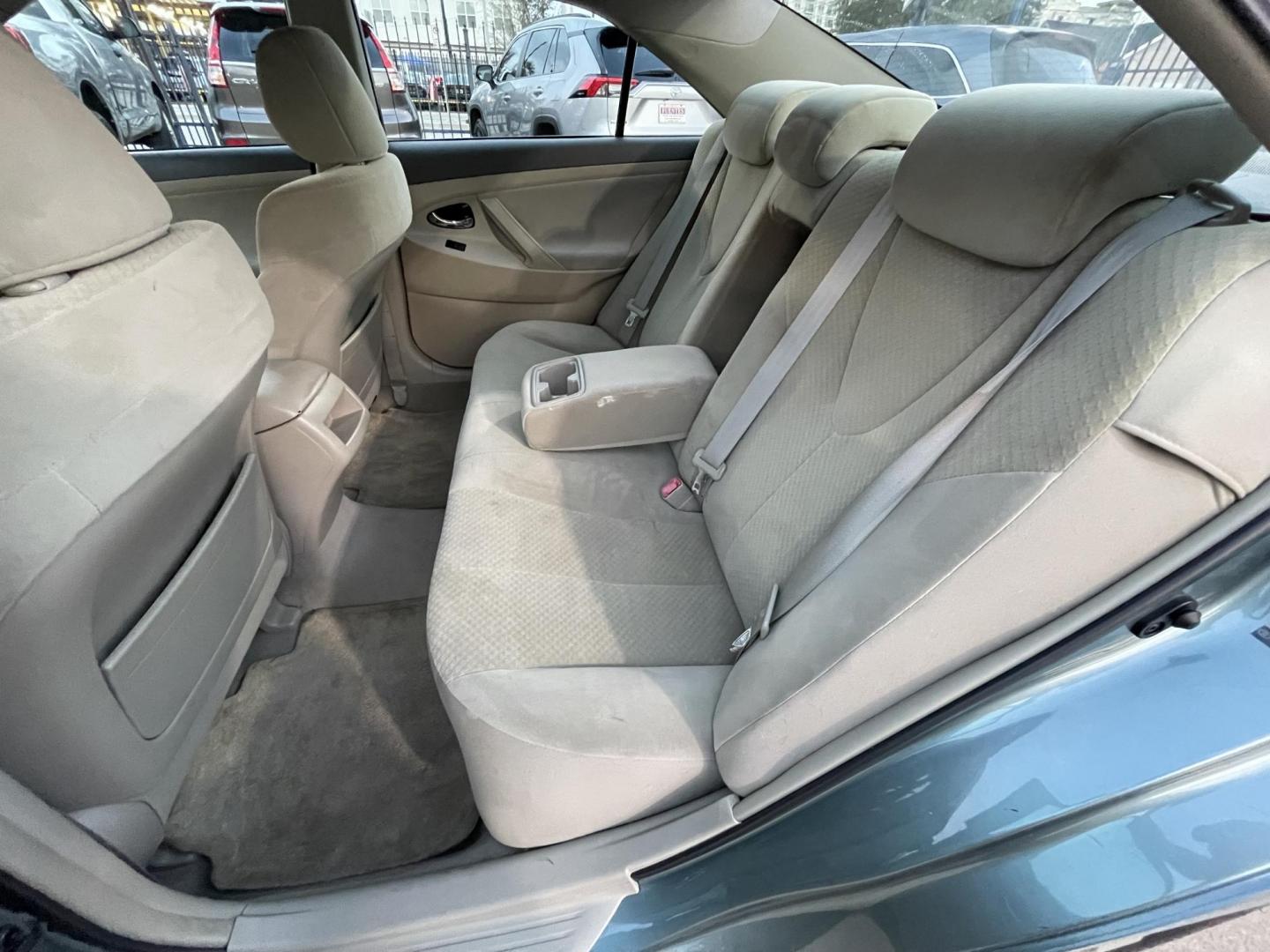 2009 Green /Beige Toyota Camry CE 5-Spd AT (4T4BE46K99R) with an 2.4L L4 DOHC 16V engine, 5-Speed Automatic Overdrive transmission, located at 1501 West 15th St., Houston, 77008, (713) 869-2925, 29.797941, -95.411789 - Photo#7