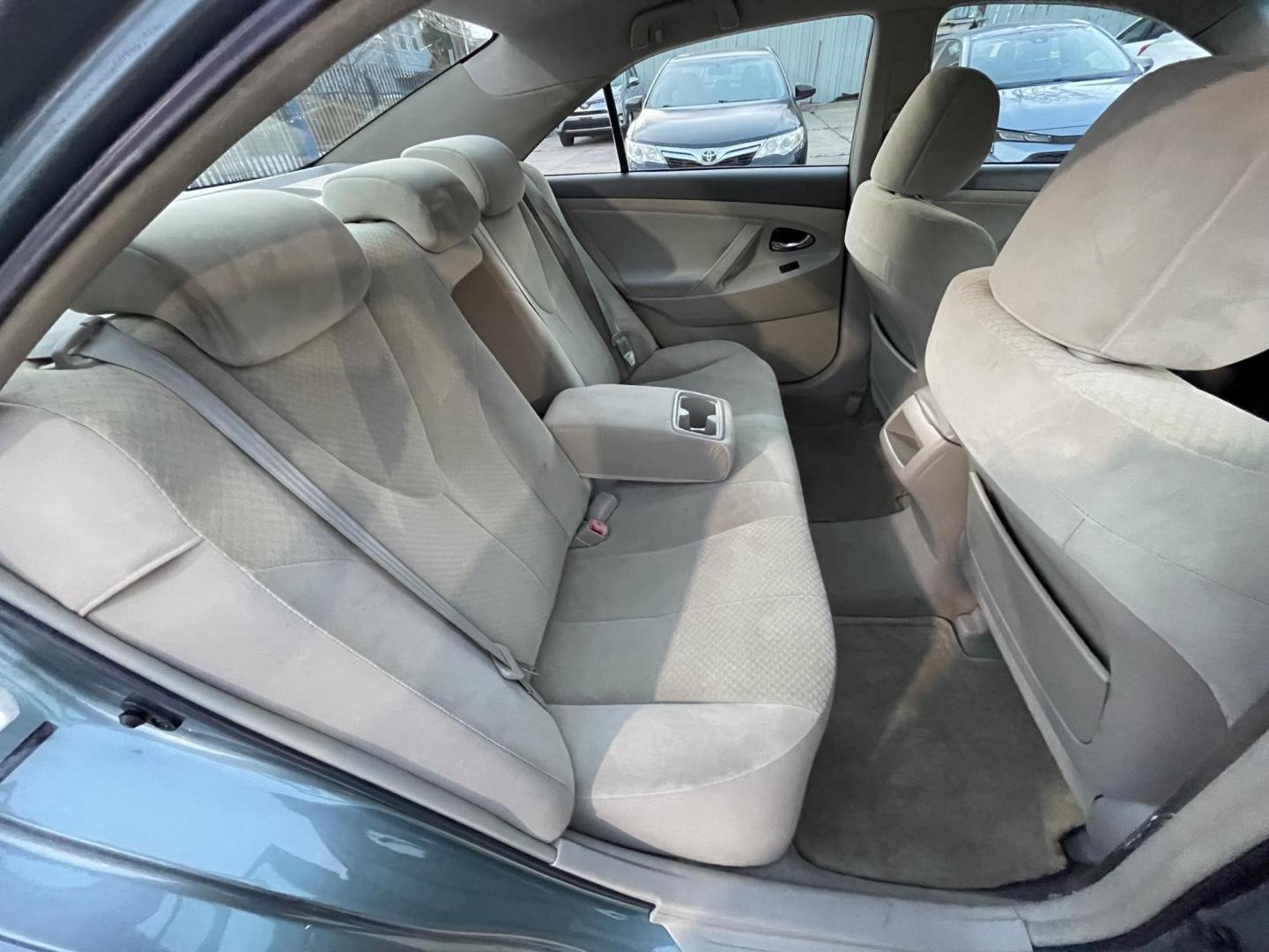 2009 Green /Beige Toyota Camry CE 5-Spd AT (4T4BE46K99R) with an 2.4L L4 DOHC 16V engine, 5-Speed Automatic Overdrive transmission, located at 1501 West 15th St., Houston, 77008, (713) 869-2925, 29.797941, -95.411789 - Photo#8