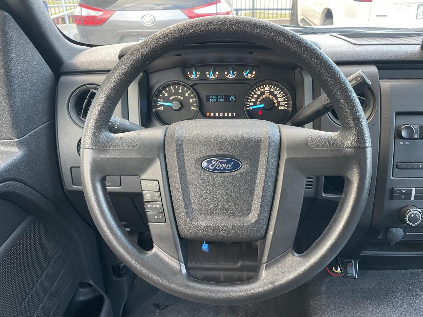2014 White /Silver Ford F-150 XLT SuperCab 8-ft. Bed 2WD (1FTEX1CM5EK) with an 3.7L V6 DOHC 24V engine, 6-Speed Automatic transmission, located at 1501 West 15th St., Houston, 77008, (713) 869-2925, 29.797941, -95.411789 - Photo#16
