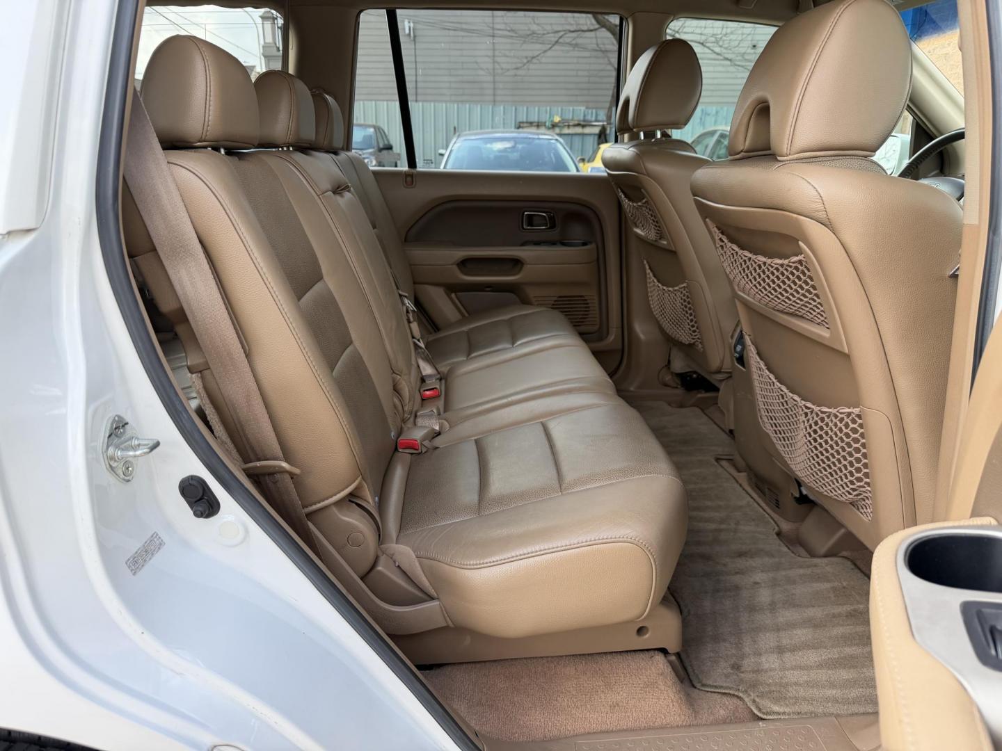 2008 White /Tan Honda Pilot EX-L 2WD (5FNYF28528B) with an 3.5L V6 SOHC 24V engine, 5-Speed Automatic Overdrive transmission, located at 1501 West 15th St., Houston, 77008, (713) 869-2925, 29.797941, -95.411789 - Photo#6