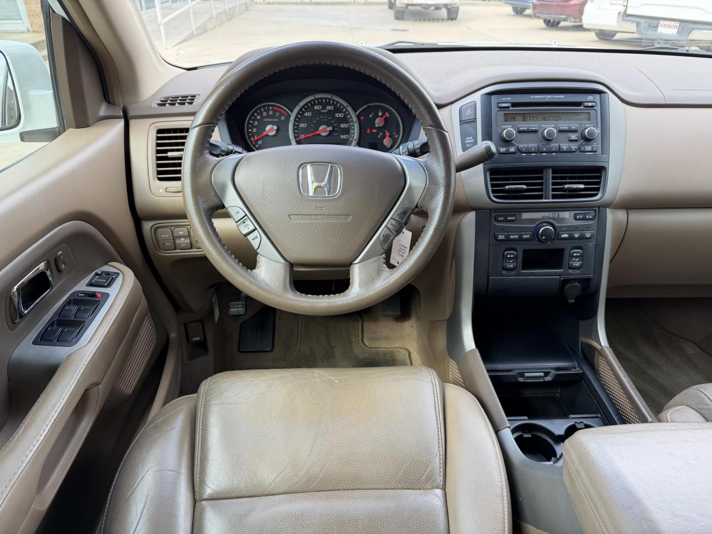 2008 White /Tan Honda Pilot EX-L 2WD (5FNYF28528B) with an 3.5L V6 SOHC 24V engine, 5-Speed Automatic Overdrive transmission, located at 1501 West 15th St., Houston, 77008, (713) 869-2925, 29.797941, -95.411789 - Photo#9