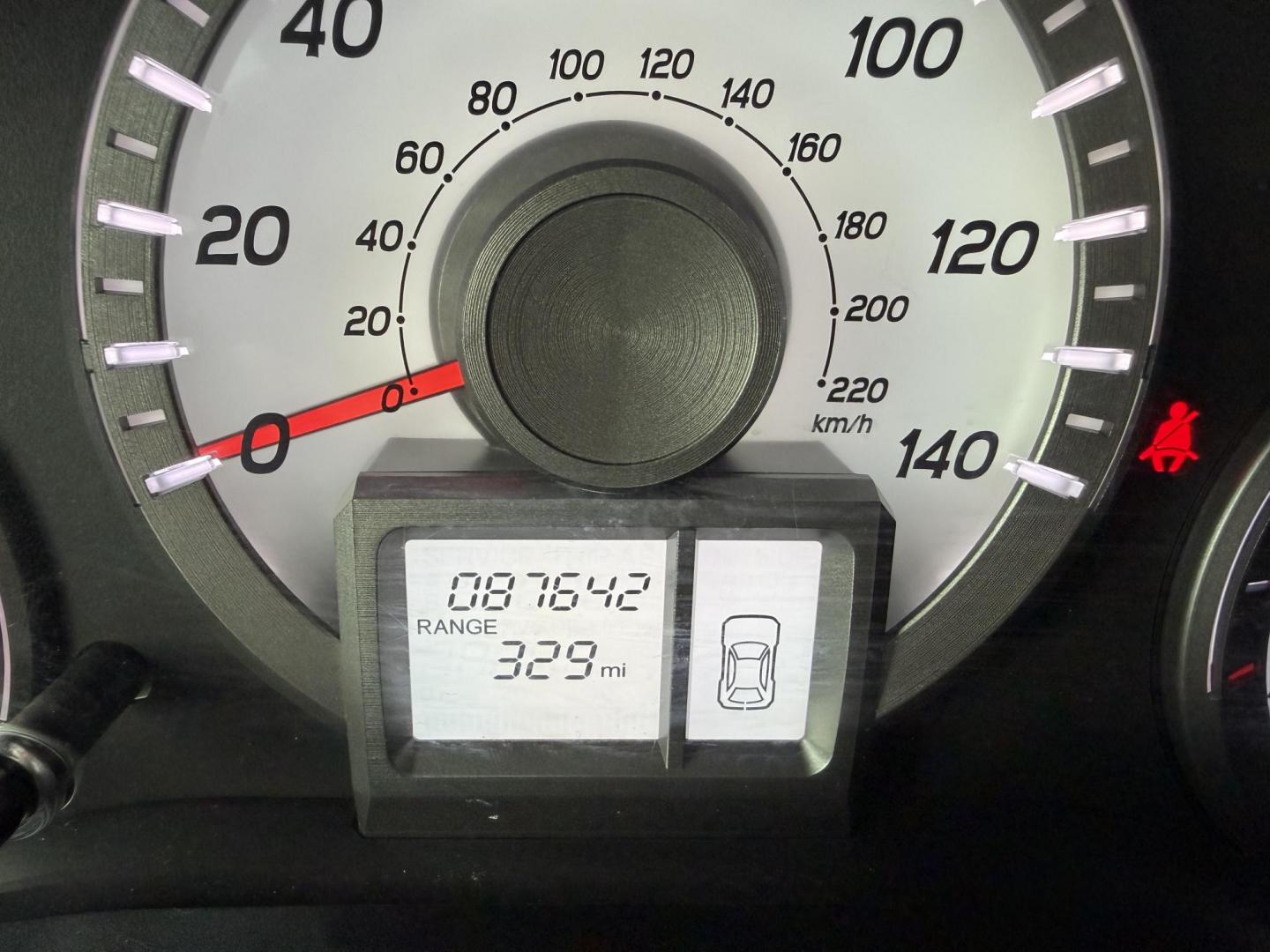 2015 Silver /Grey Honda Pilot LX 2WD (5FNYF3H25FB) with an 3.5L V6 SOHC 24V engine, 5-Speed Automatic transmission, located at 1501 West 15th St., Houston, 77008, (713) 869-2925, 29.797941, -95.411789 - Photo#9