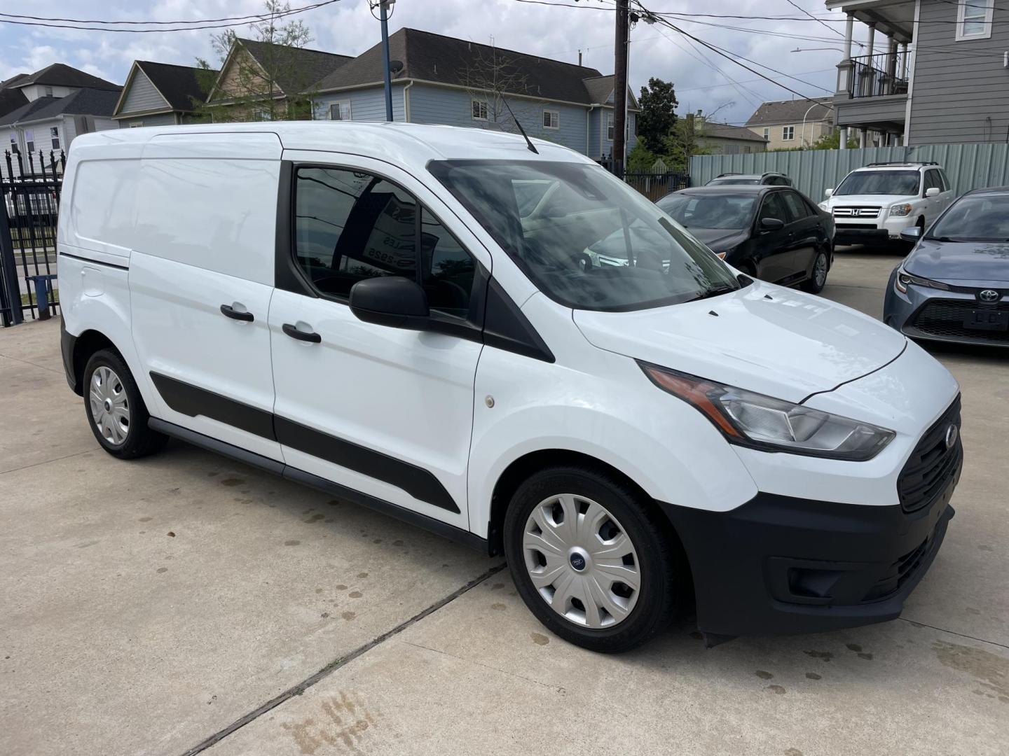 2021 White /Gray Ford Transit Connect Cargo Van XL LWB w/Rear 180 Degree Door (NM0LS7E20M1) with an 2.0L L4 DOHC 16V engine, 6A transmission, located at 1501 West 15th St., Houston, 77008, (713) 869-2925, 29.797941, -95.411789 - Photo#2