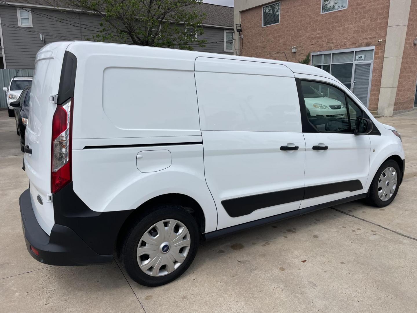 2021 White /Gray Ford Transit Connect Cargo Van XL LWB w/Rear 180 Degree Door (NM0LS7E20M1) with an 2.0L L4 DOHC 16V engine, 6A transmission, located at 1501 West 15th St., Houston, 77008, (713) 869-2925, 29.797941, -95.411789 - Photo#3
