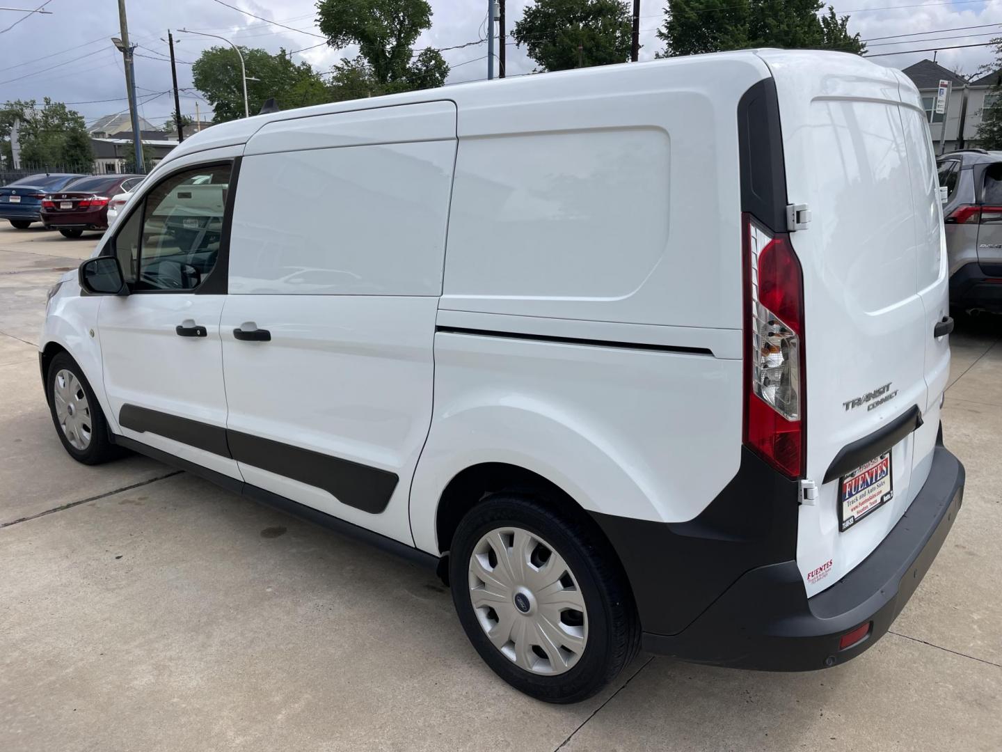 2021 White /Gray Ford Transit Connect Cargo Van XL LWB w/Rear 180 Degree Door (NM0LS7E20M1) with an 2.0L L4 DOHC 16V engine, 6A transmission, located at 1501 West 15th St., Houston, 77008, (713) 869-2925, 29.797941, -95.411789 - Photo#4
