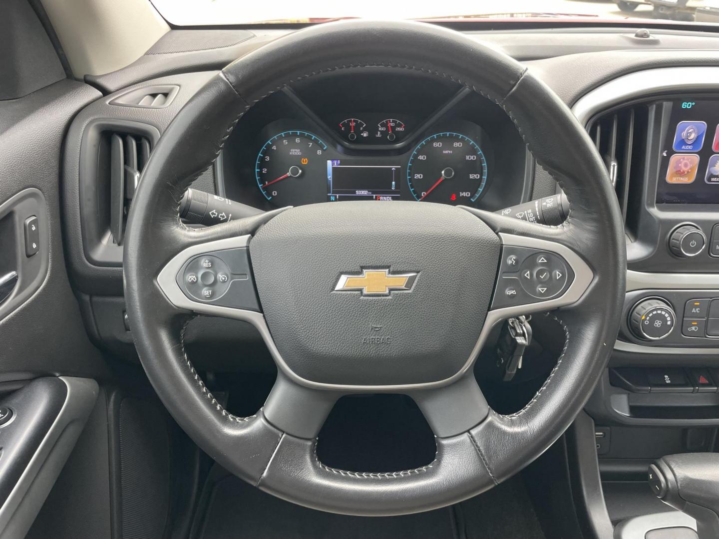 2017 Red /Gray Chevrolet Colorado LT Crew Cab 2WD Short Box (1GCGSCEA1H1) with an 2.5L L4 DOHC 16V GAS engine, 6A transmission, located at 1501 West 15th St., Houston, 77008, (713) 869-2925, 29.797941, -95.411789 - Photo#11