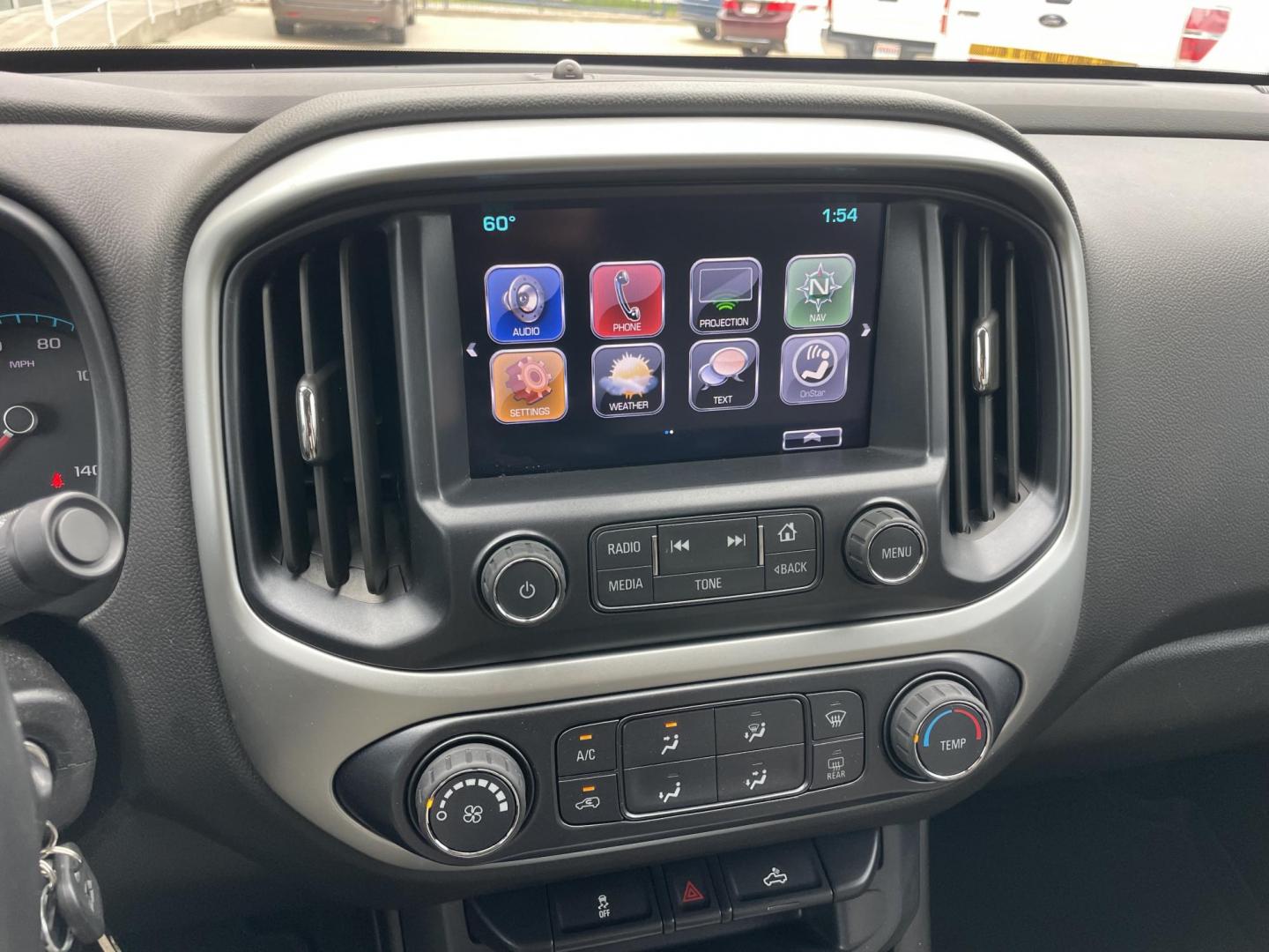 2017 Red /Gray Chevrolet Colorado LT Crew Cab 2WD Short Box (1GCGSCEA1H1) with an 2.5L L4 DOHC 16V GAS engine, 6A transmission, located at 1501 West 15th St., Houston, 77008, (713) 869-2925, 29.797941, -95.411789 - Photo#16