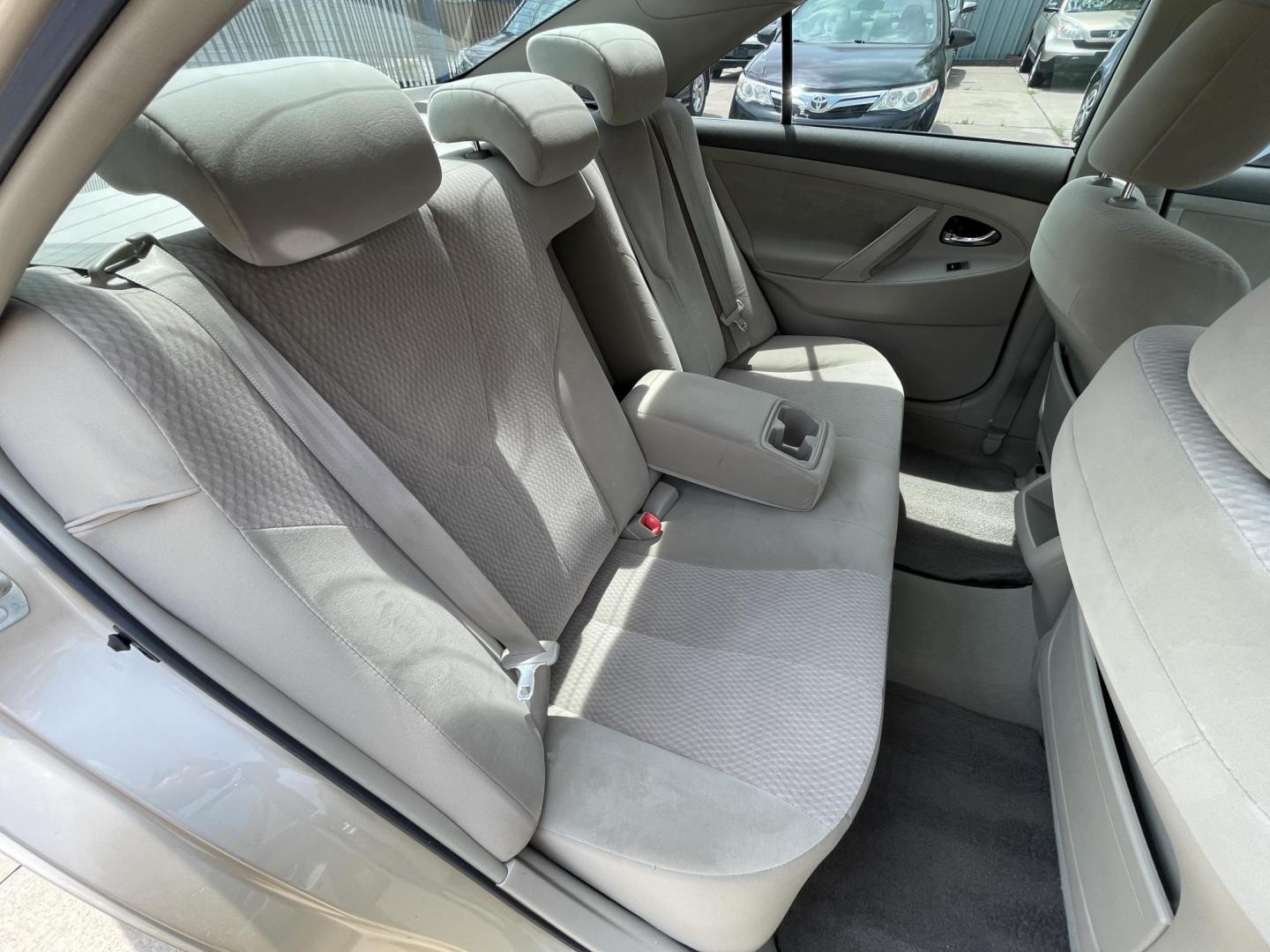 2011 Beige /Beige Toyota Camry LE 6-Spd AT (4T1BF3EK6BU) with an 2.5L L4 DOHC 16V engine, 6-Speed Automatic transmission, located at 1501 West 15th St., Houston, 77008, (713) 869-2925, 29.797941, -95.411789 - Photo#9