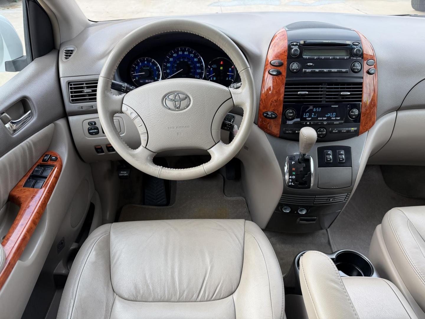 2008 White /Beige Toyota Sienna XLE FWD (5TDZK22C38S) with an 3.5L V6 EFI DOHC 24V engine, 5-Speed Automatic Overdrive transmission, located at 1501 West 15th St., Houston, 77008, (713) 869-2925, 29.797941, -95.411789 - Photo#14