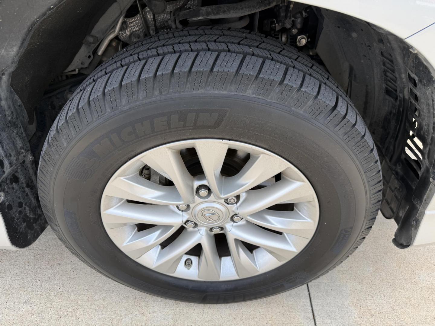2015 Silver /Beige Lexus GX 460 Base (JTJBM7FX2F5) with an 4.6L V8 DOHC 32V engine, 6-Speed Automatic transmission, located at 1501 West 15th St., Houston, 77008, (713) 869-2925, 29.797941, -95.411789 - Photo#16