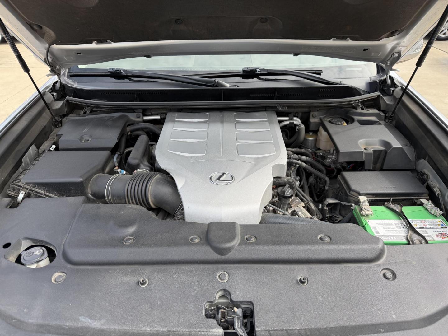 2015 Silver /Beige Lexus GX 460 Base (JTJBM7FX2F5) with an 4.6L V8 DOHC 32V engine, 6-Speed Automatic transmission, located at 1501 West 15th St., Houston, 77008, (713) 869-2925, 29.797941, -95.411789 - Photo#17