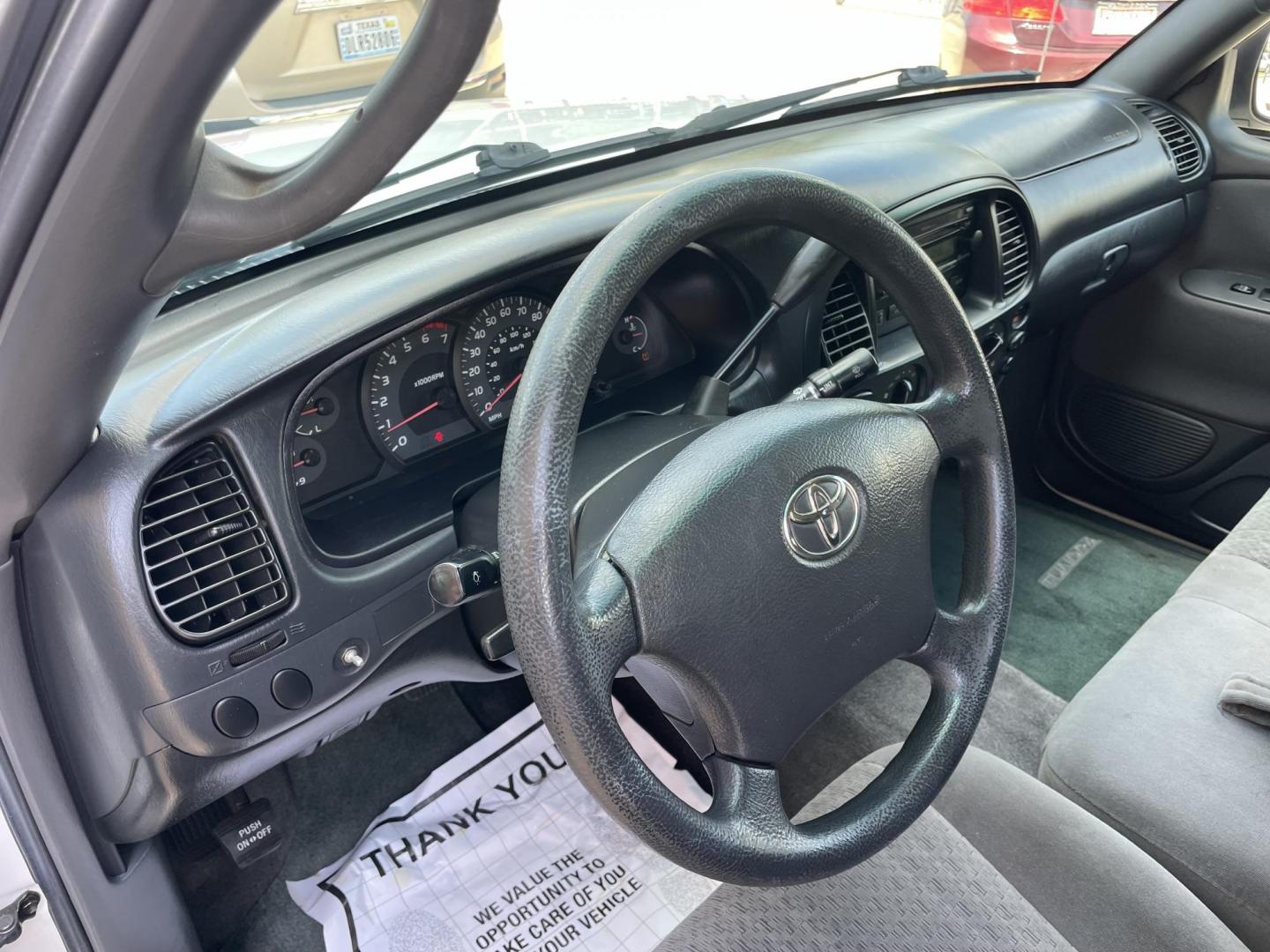 2005 White /Gray Toyota Tundra SR5 Access Cab 2WD (5TBRU34155S) with an 4.0L V6 DOHC 24V engine, Automatic transmission, located at 1501 West 15th St., Houston, 77008, (713) 869-2925, 29.797941, -95.411789 - Photo#8