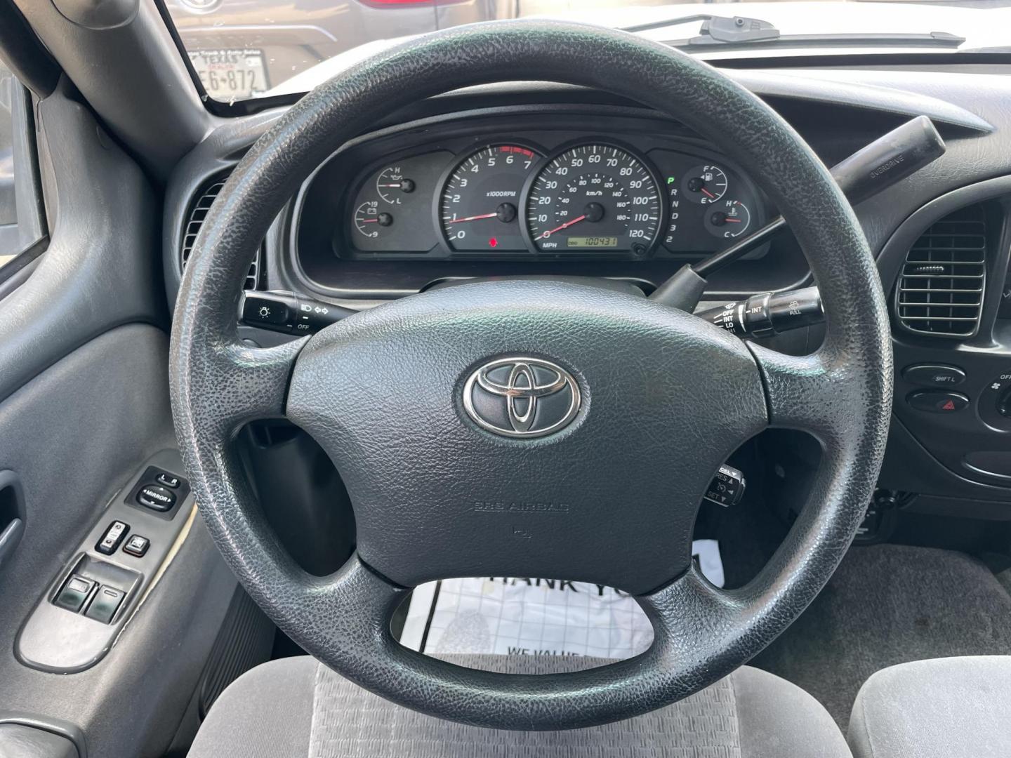 2005 White /Gray Toyota Tundra SR5 Access Cab 2WD (5TBRU34155S) with an 4.0L V6 DOHC 24V engine, Automatic transmission, located at 1501 West 15th St., Houston, 77008, (713) 869-2925, 29.797941, -95.411789 - Photo#17