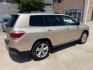 2012 Beige /Beige Toyota Highlander Limited 2WD (5TDYK3EH7CS) with an 3.5L V6 DOHC 24V engine, 5-Speed Automatic transmission, located at 1501 West 15th St., Houston, 77008, (713) 869-2925, 29.797941, -95.411789 - Photo#2
