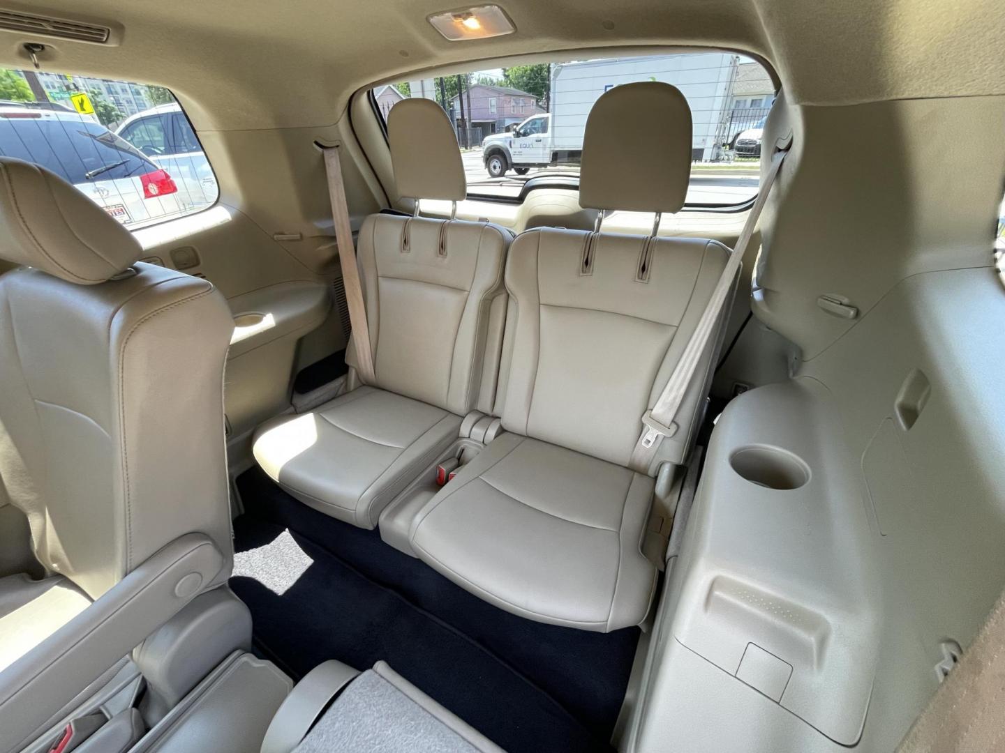 2012 Beige /Beige Toyota Highlander Limited 2WD (5TDYK3EH7CS) with an 3.5L V6 DOHC 24V engine, 5-Speed Automatic transmission, located at 1501 West 15th St., Houston, 77008, (713) 869-2925, 29.797941, -95.411789 - Photo#8