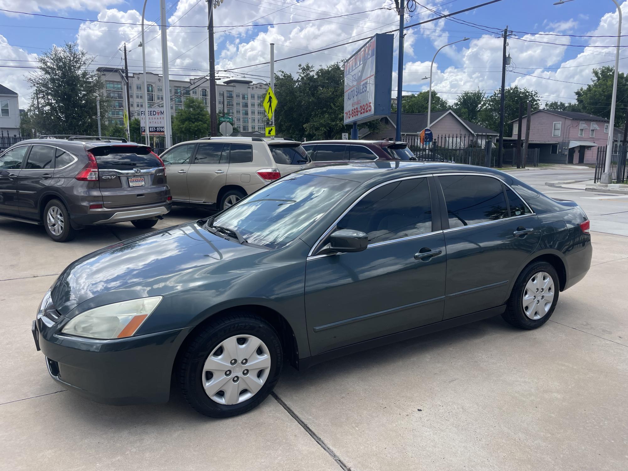 photo of 2004 Honda Accord LX sedan AT
