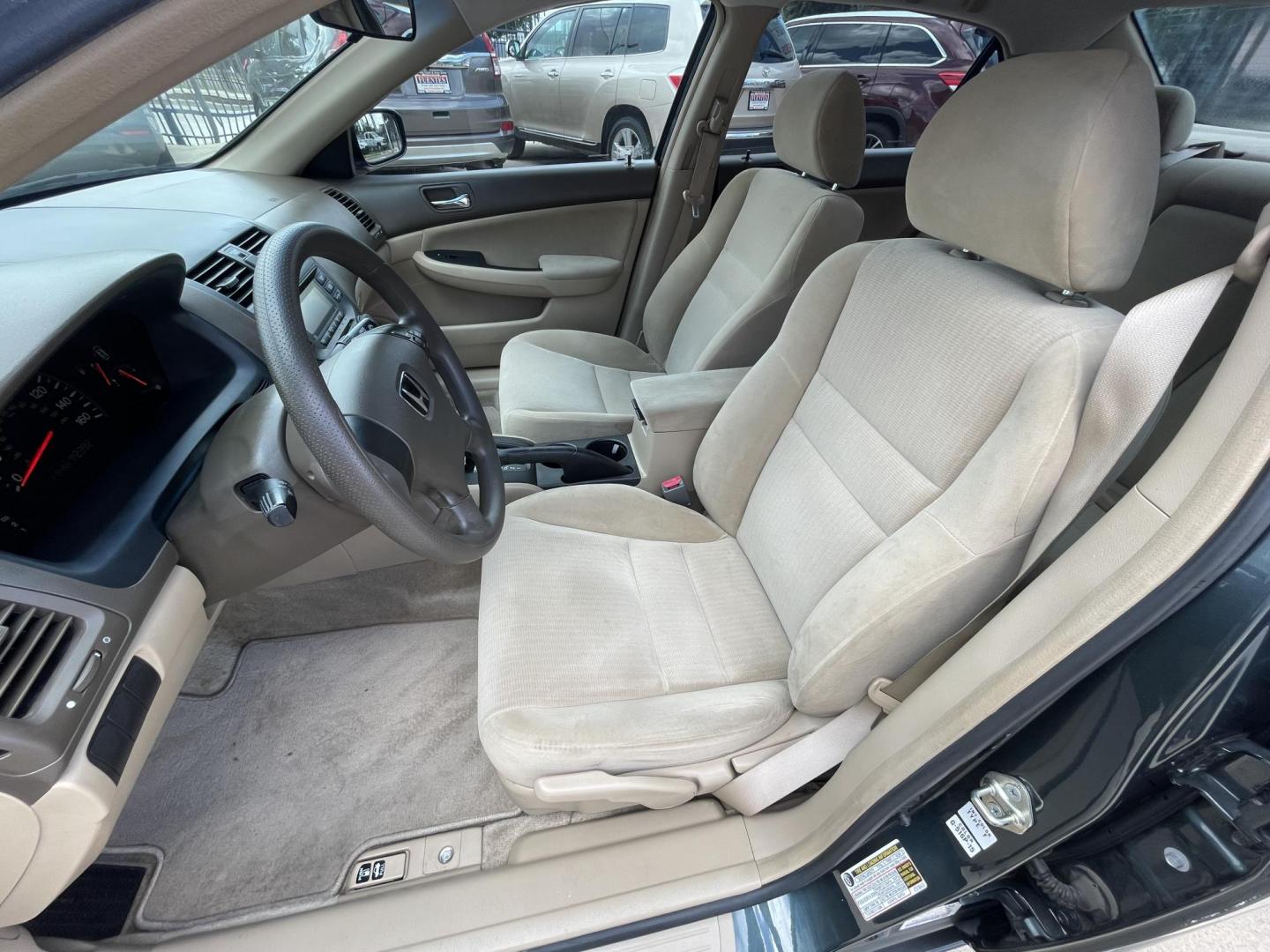 2004 Green /Beige Honda Accord LX sedan AT (3HGCM56384G) with an 2.4L L4 DOHC 16V engine, 5-Speed Automatic Overdrive transmission, located at 1501 West 15th St., Houston, 77008, (713) 869-2925, 29.797941, -95.411789 - Photo#4