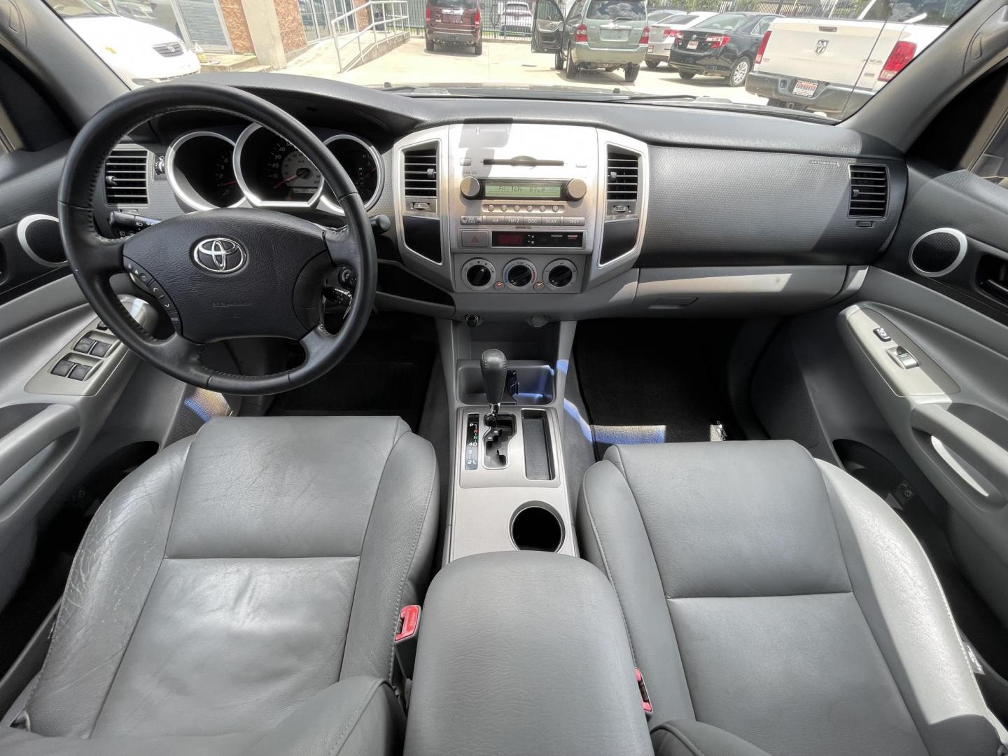 2006 Black /Silver Toyota Tacoma PreRunner Double Cab V6 Auto 2WD (5TEJU62N46Z) with an 4.0L V6 DOHC 24V engine, 5-Speed Automatic Overdrive transmission, located at 1501 West 15th St., Houston, 77008, (713) 869-2925, 29.797941, -95.411789 - Photo#10