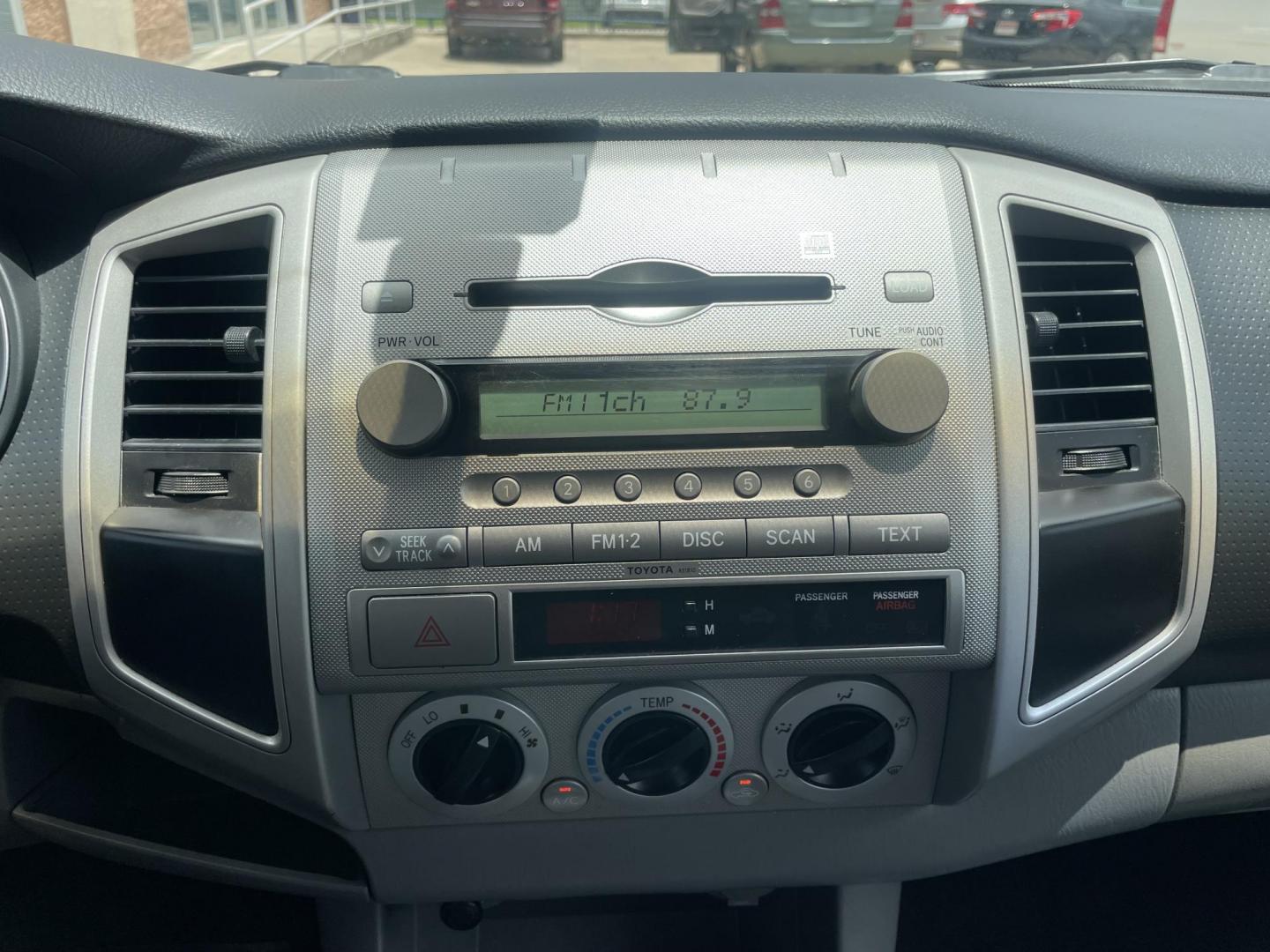 2006 Black /Silver Toyota Tacoma PreRunner Double Cab V6 Auto 2WD (5TEJU62N46Z) with an 4.0L V6 DOHC 24V engine, 5-Speed Automatic Overdrive transmission, located at 1501 West 15th St., Houston, 77008, (713) 869-2925, 29.797941, -95.411789 - Photo#14