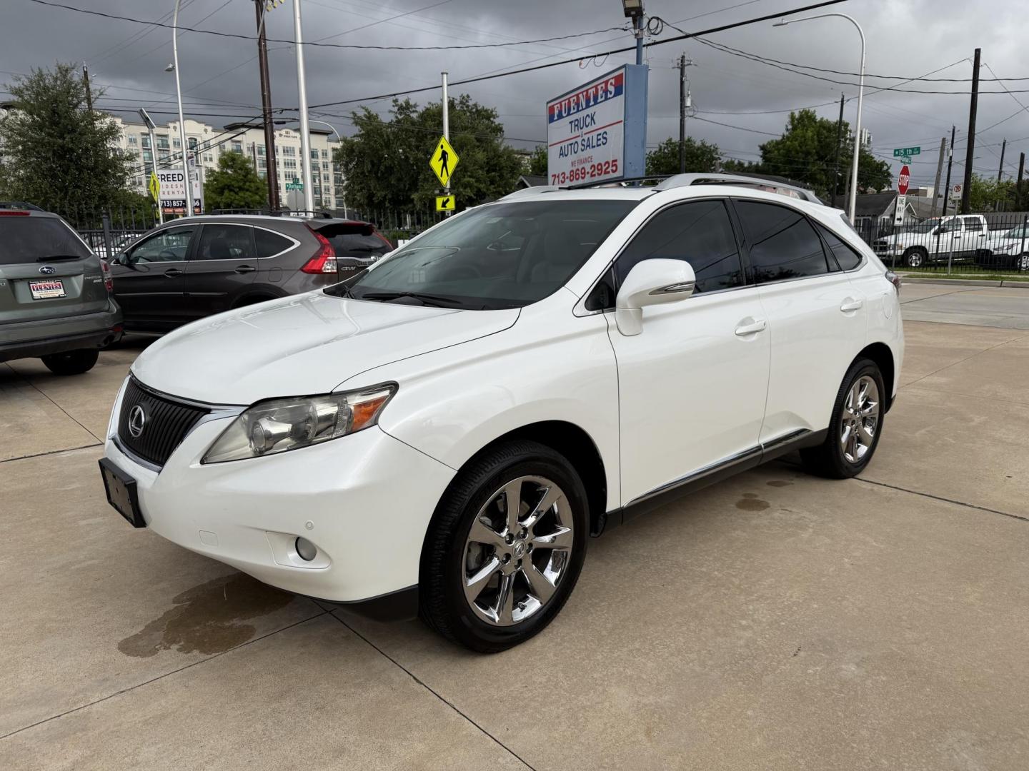 2012 White /Silver Lexus RX 350 FWD (JTJZK1BA5C2) with an 3.5L V6 DOHC 24V engine, 5-Speed Automatic transmission, located at 1501 West 15th St., Houston, 77008, (713) 869-2925, 29.797941, -95.411789- Photo#0