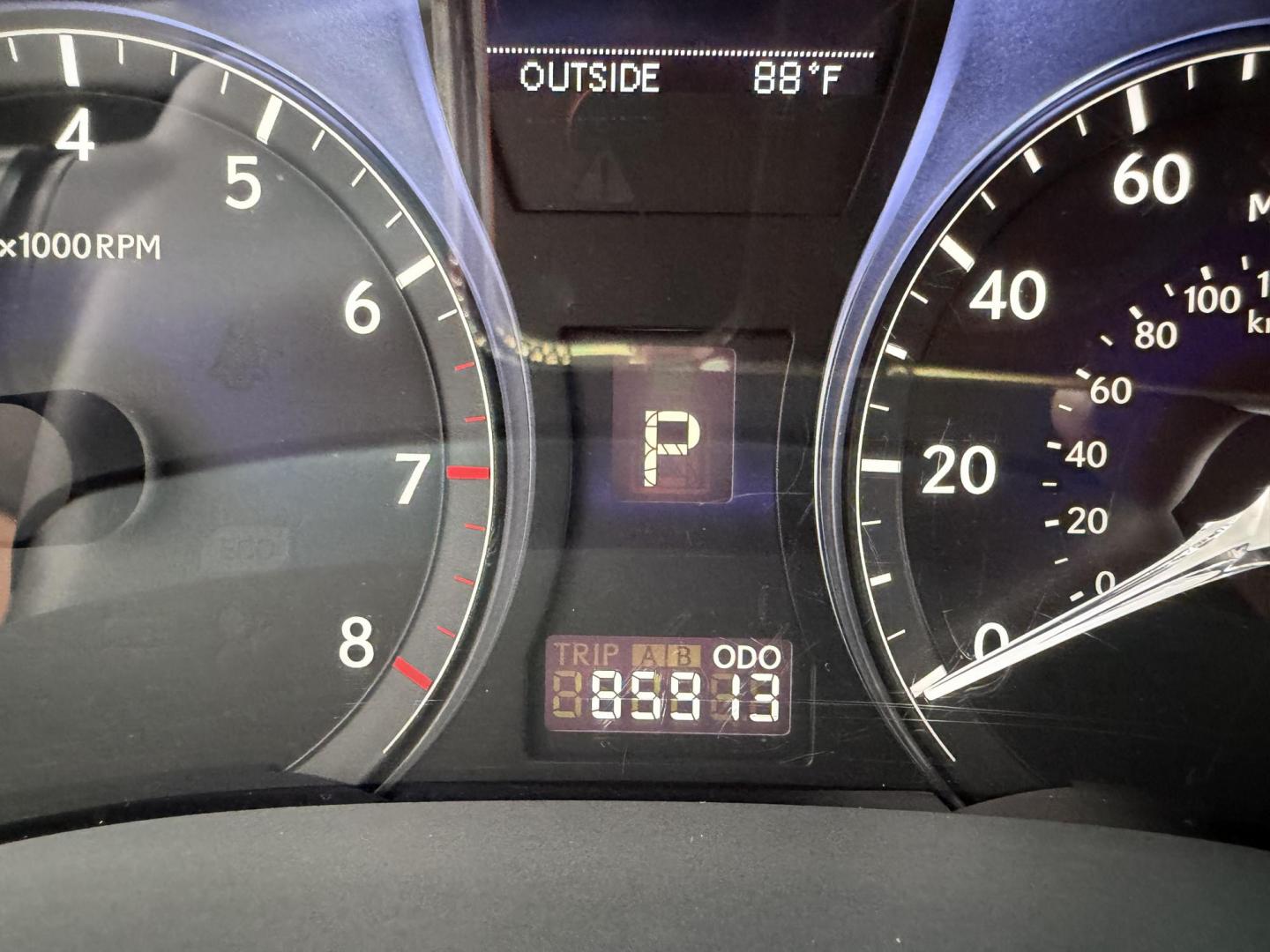 2012 White /Silver Lexus RX 350 FWD (JTJZK1BA5C2) with an 3.5L V6 DOHC 24V engine, 5-Speed Automatic transmission, located at 1501 West 15th St., Houston, 77008, (713) 869-2925, 29.797941, -95.411789- Photo#8