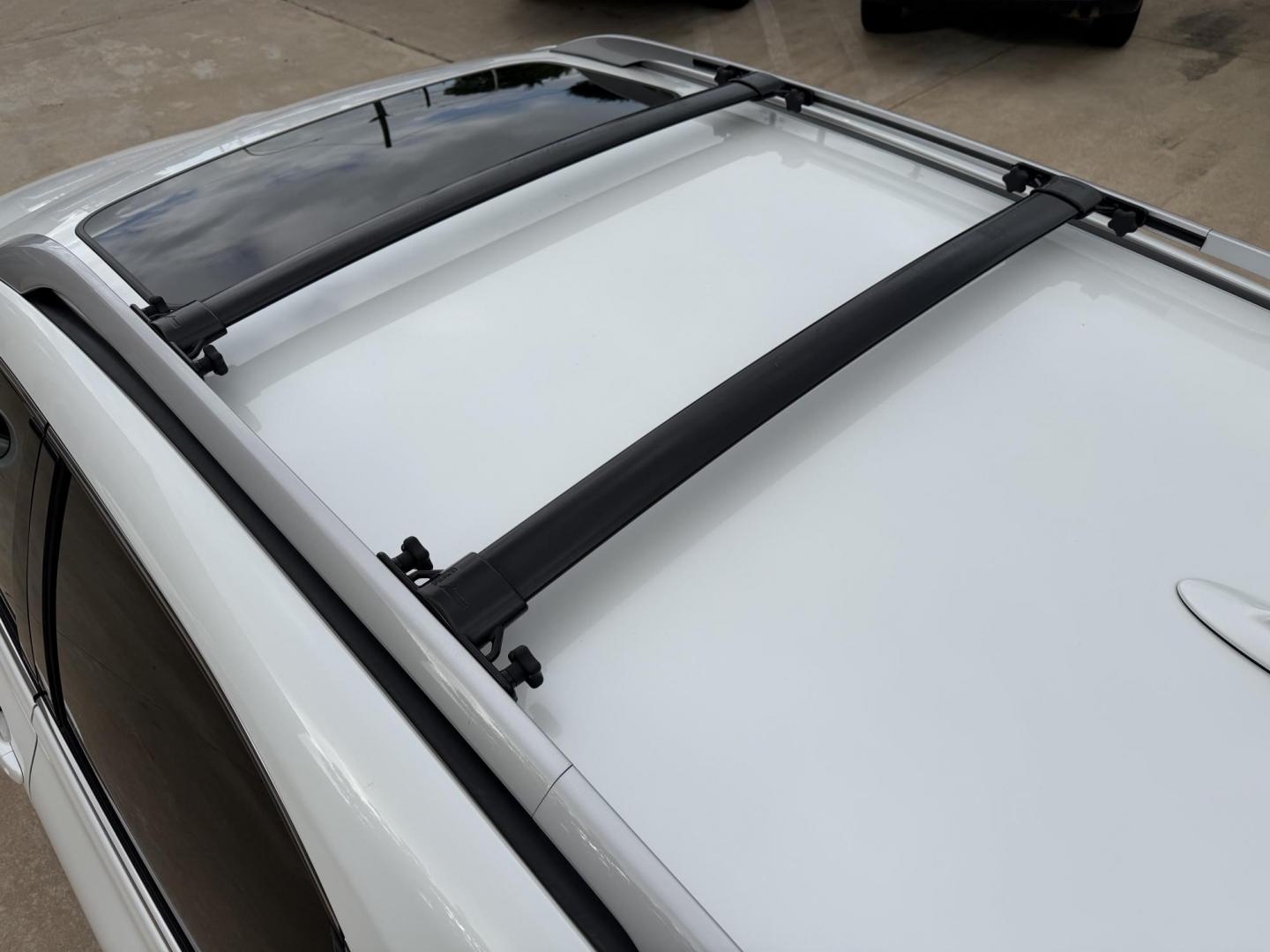 2012 White /Silver Lexus RX 350 FWD (JTJZK1BA5C2) with an 3.5L V6 DOHC 24V engine, 5-Speed Automatic transmission, located at 1501 West 15th St., Houston, 77008, (713) 869-2925, 29.797941, -95.411789- Photo#10