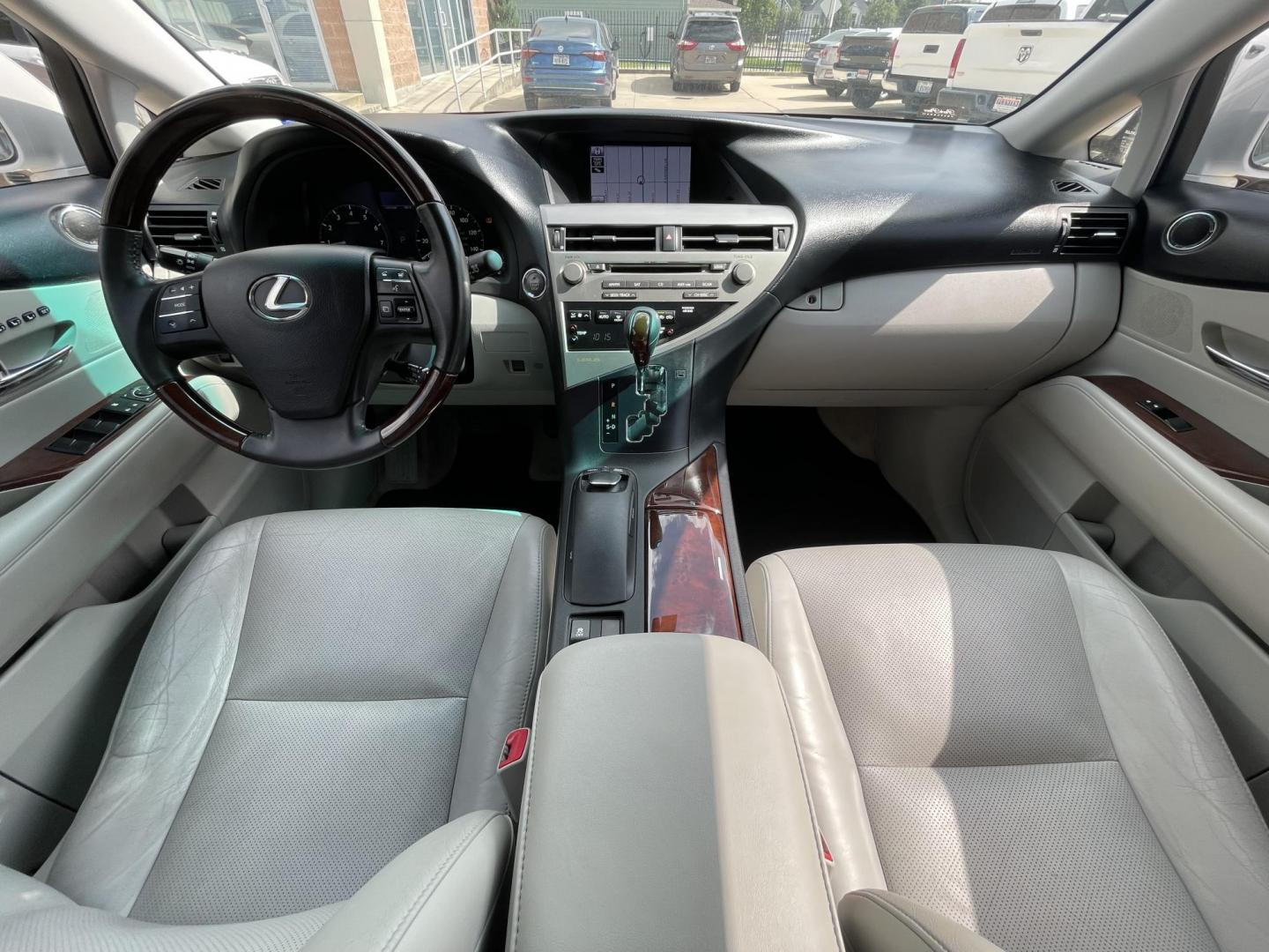 2012 White /Silver Lexus RX 350 FWD (JTJZK1BA5C2) with an 3.5L V6 DOHC 24V engine, 5-Speed Automatic transmission, located at 1501 West 15th St., Houston, 77008, (713) 869-2925, 29.797941, -95.411789- Photo#21