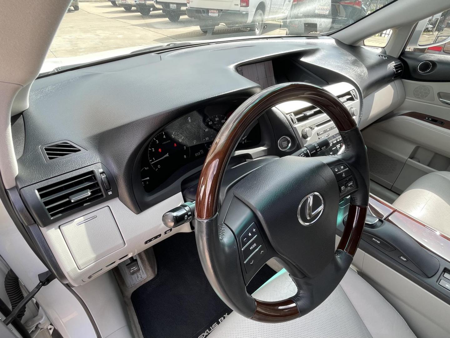 2012 White /Silver Lexus RX 350 FWD (JTJZK1BA5C2) with an 3.5L V6 DOHC 24V engine, 5-Speed Automatic transmission, located at 1501 West 15th St., Houston, 77008, (713) 869-2925, 29.797941, -95.411789- Photo#23