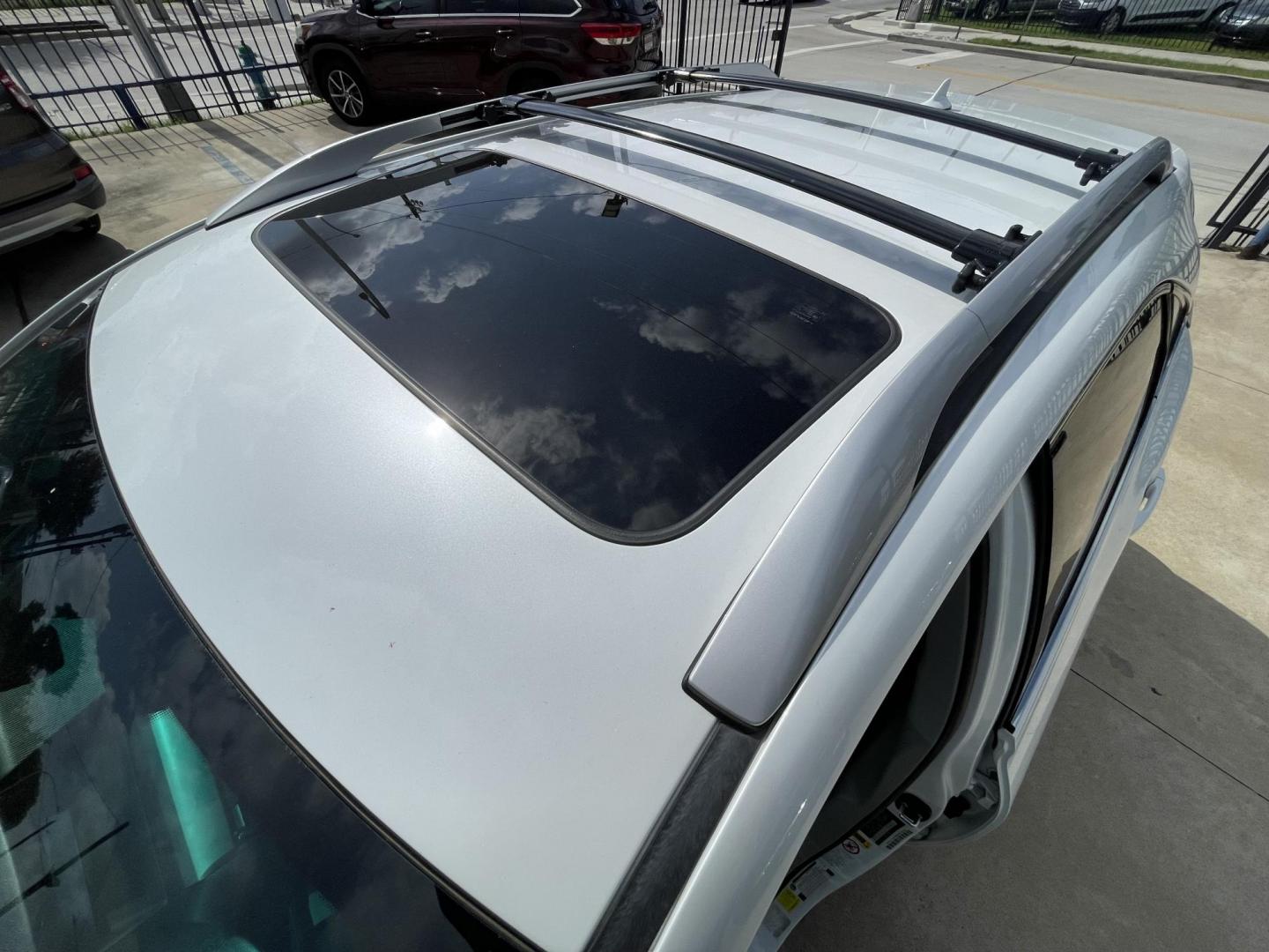 2012 White /Silver Lexus RX 350 FWD (JTJZK1BA5C2) with an 3.5L V6 DOHC 24V engine, 5-Speed Automatic transmission, located at 1501 West 15th St., Houston, 77008, (713) 869-2925, 29.797941, -95.411789- Photo#29