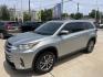 2019 Silver /Black Toyota Highlander XLE FWD V6 (5TDKZRFH0KS) with an 3.5L V6 DOHC 24V engine, 6A transmission, located at 1501 West 15th St., Houston, 77008, (713) 869-2925, 29.797941, -95.411789 - Photo#0