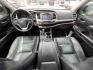 2019 Silver /Black Toyota Highlander XLE FWD V6 (5TDKZRFH0KS) with an 3.5L V6 DOHC 24V engine, 6A transmission, located at 1501 West 15th St., Houston, 77008, (713) 869-2925, 29.797941, -95.411789 - Photo#18