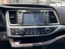2019 Silver /Black Toyota Highlander XLE FWD V6 (5TDKZRFH0KS) with an 3.5L V6 DOHC 24V engine, 6A transmission, located at 1501 West 15th St., Houston, 77008, (713) 869-2925, 29.797941, -95.411789 - Photo#21