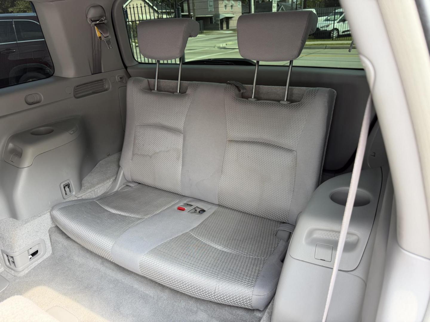 2004 Green /Silver Toyota Highlander V6 2WD with 3rd-Row Seat (JTEDP21A840) with an 3.3L V6 DOHC 24V engine, 5-Speed Automatic Overdrive transmission, located at 1501 West 15th St., Houston, 77008, (713) 869-2925, 29.797941, -95.411789 - Photo#8