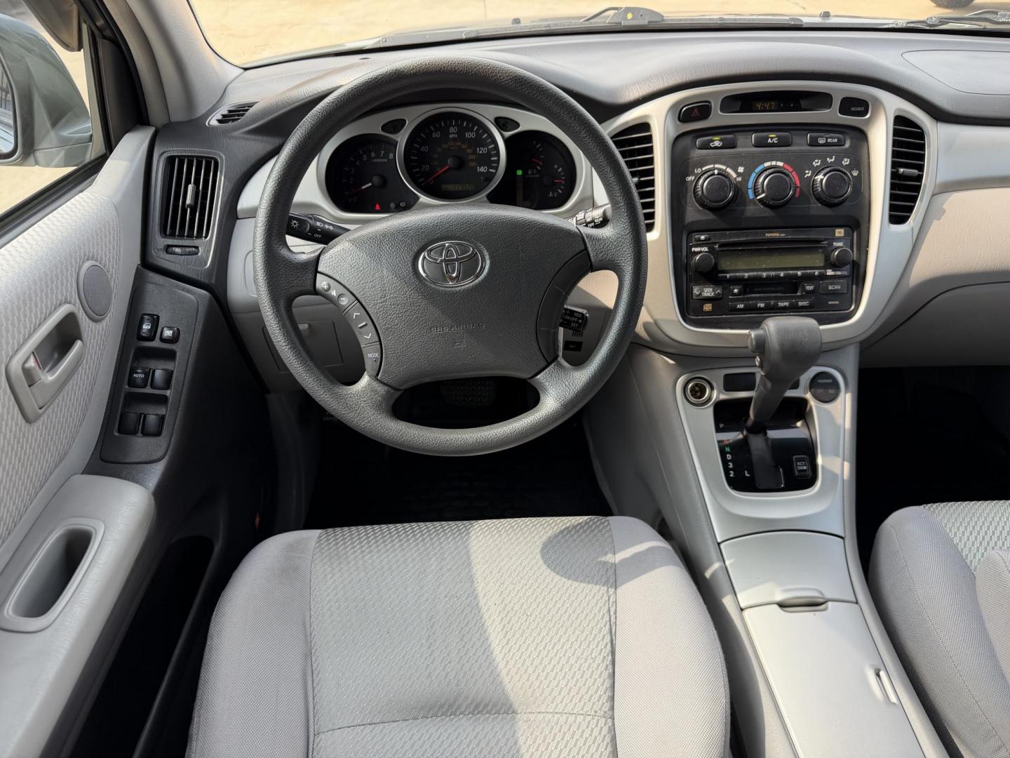 2004 Green /Silver Toyota Highlander V6 2WD with 3rd-Row Seat (JTEDP21A840) with an 3.3L V6 DOHC 24V engine, 5-Speed Automatic Overdrive transmission, located at 1501 West 15th St., Houston, 77008, (713) 869-2925, 29.797941, -95.411789 - Photo#12