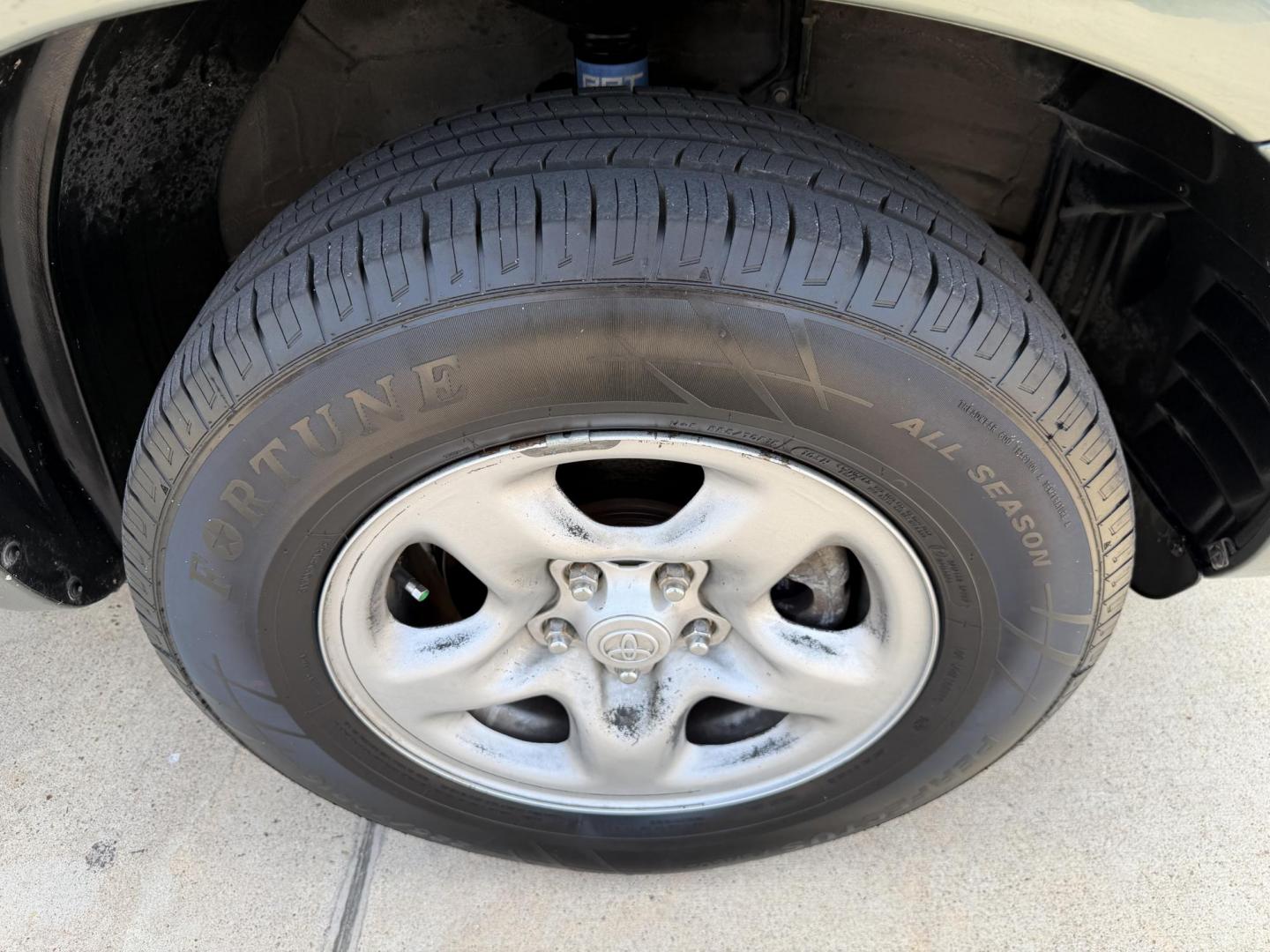 2004 Green /Silver Toyota Highlander V6 2WD with 3rd-Row Seat (JTEDP21A840) with an 3.3L V6 DOHC 24V engine, 5-Speed Automatic Overdrive transmission, located at 1501 West 15th St., Houston, 77008, (713) 869-2925, 29.797941, -95.411789 - Photo#13