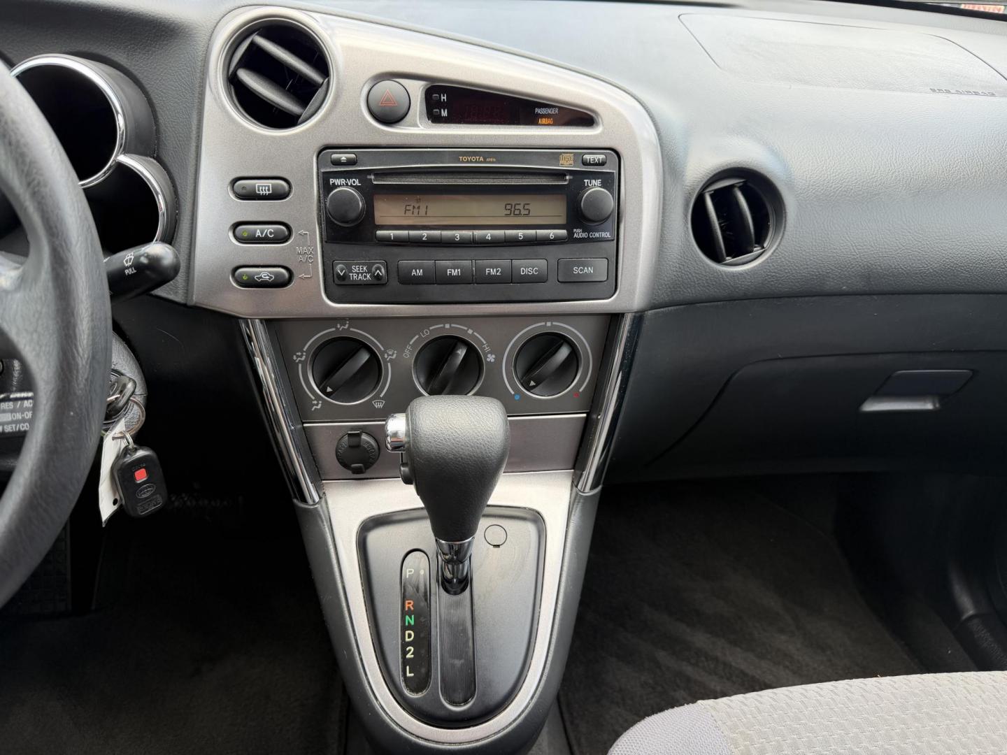 2005 Silver /Gray Toyota Matrix 2WD (2T1KR32E45C) with an 1.8L L4 DOHC 16V engine, Automatic transmission, located at 1501 West 15th St., Houston, 77008, (713) 869-2925, 29.797941, -95.411789- Photo#11