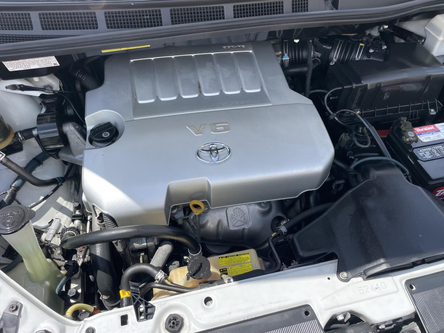 2008 White /Beige Toyota Sienna XLE FWD (5TDZK22C68S) with an 3.5L V6 EFI DOHC 24V engine, 5-Speed Automatic Overdrive transmission, located at 1501 West 15th St., Houston, 77008, (713) 869-2925, 29.797941, -95.411789- Photo#10