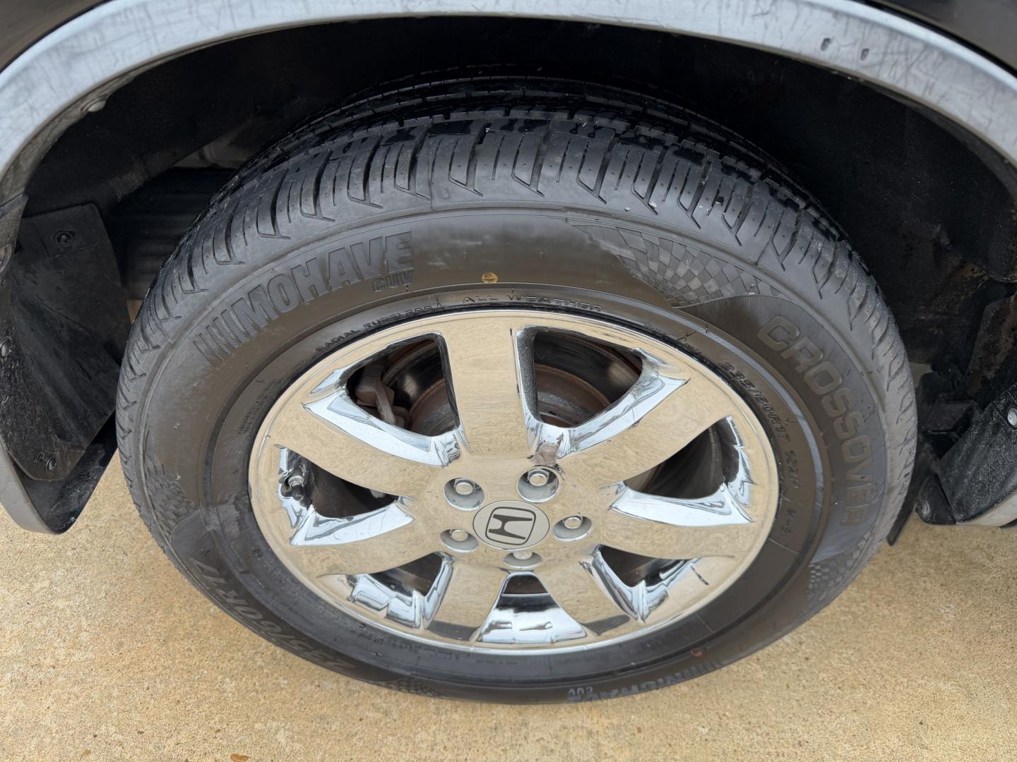 2007 Black /Black Honda CR-V EX-L 2WD AT (JHLRE387X7C) with an 2.4L L4 DOHC 16V engine, 5A OD transmission, located at 1501 West 15th St., Houston, 77008, (713) 869-2925, 29.797941, -95.411789- Photo#15