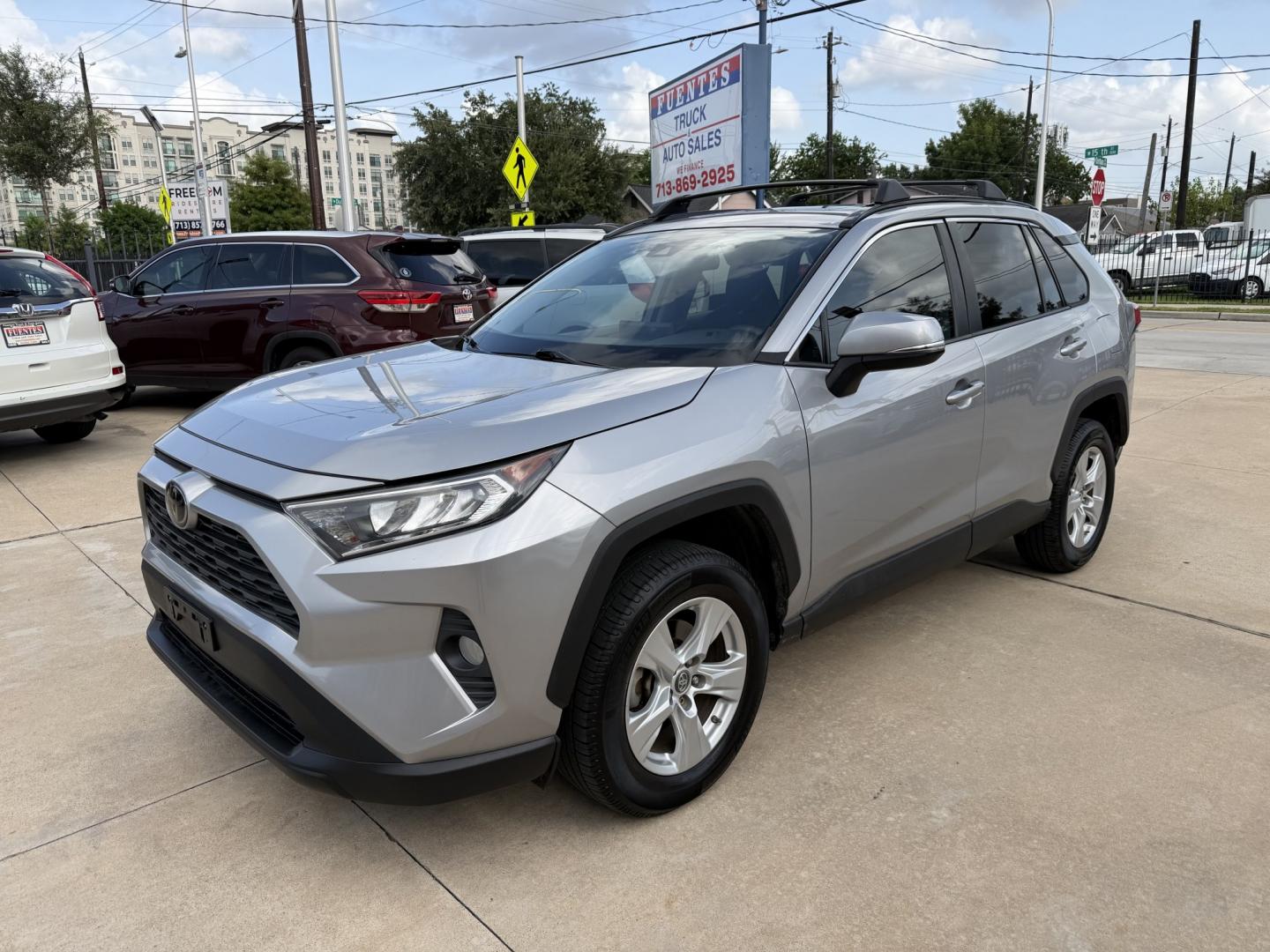 2019 Silver /Gray Toyota RAV4 XLE (2T3W1RFV2KC) with an 2.5L L4 DOHC 16V engine, 8A transmission, located at 1501 West 15th St., Houston, 77008, (713) 869-2925, 29.797941, -95.411789- Photo#0