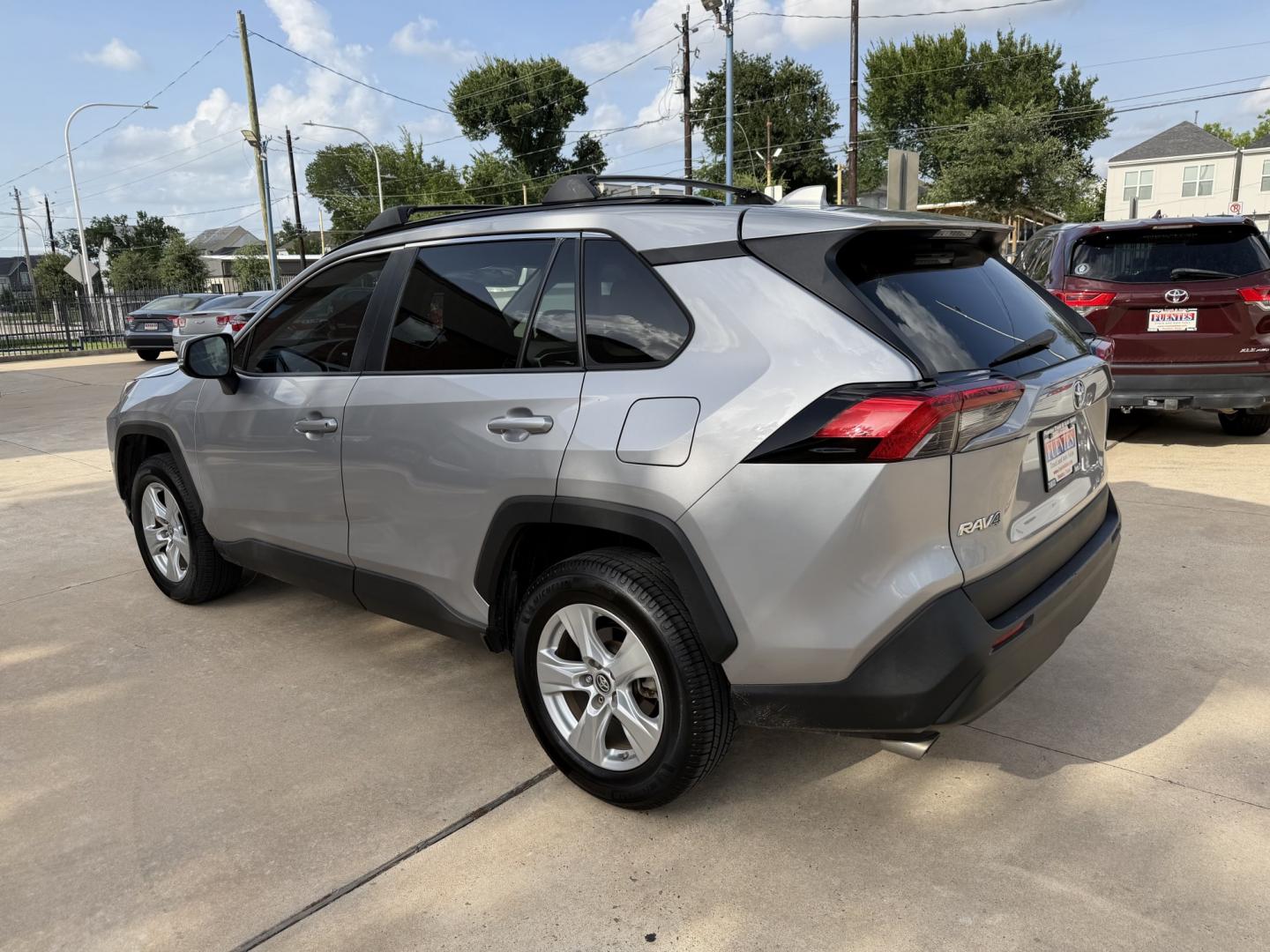 2019 Silver /Gray Toyota RAV4 XLE (2T3W1RFV2KC) with an 2.5L L4 DOHC 16V engine, 8A transmission, located at 1501 West 15th St., Houston, 77008, (713) 869-2925, 29.797941, -95.411789- Photo#3